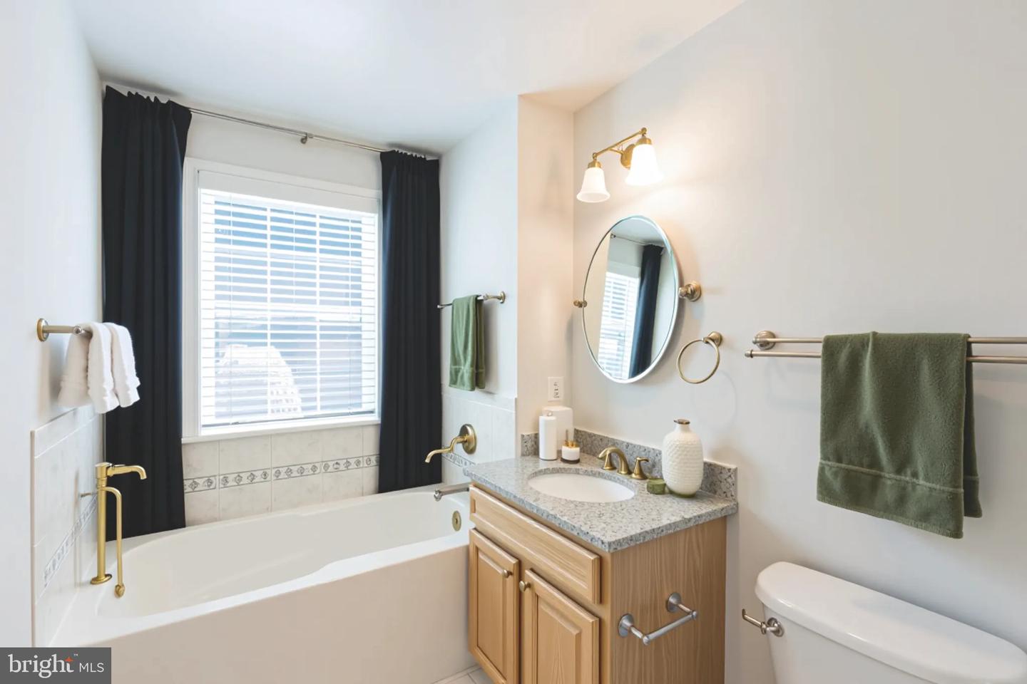 WASHINGTON, District of Columbia, 20019, United States, 3 Bedrooms Bedrooms, ,3 BathroomsBathrooms,Residential,For Sale,1869347