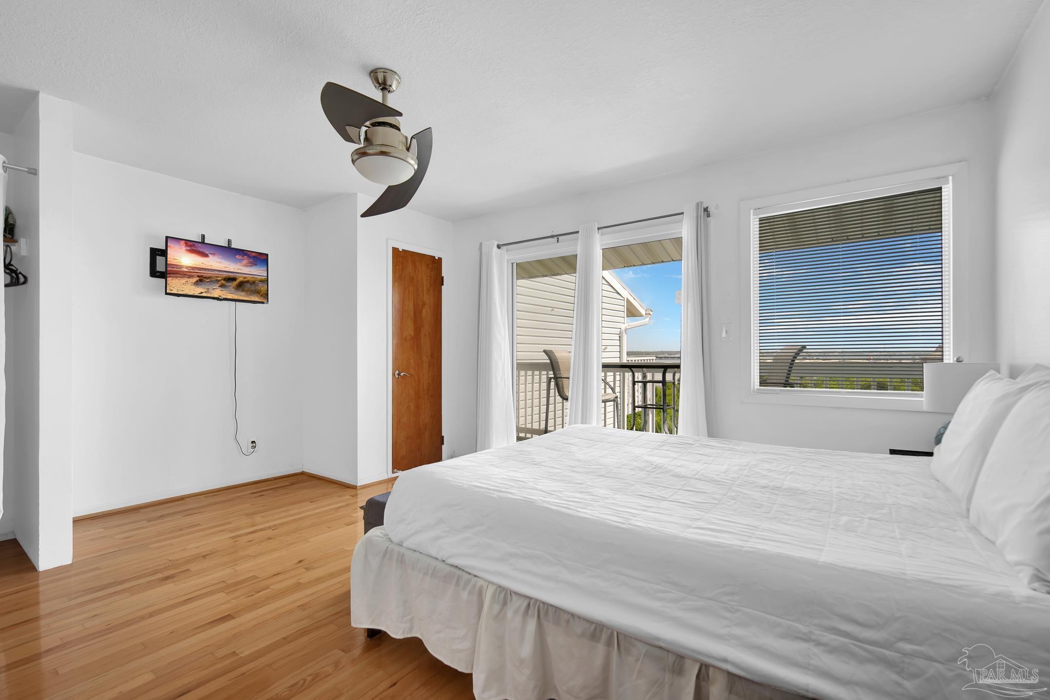 Navarre Beach, Florida, 32566, United States, 2 Bedrooms Bedrooms, ,3 BathroomsBathrooms,Residential,For Sale,1968744