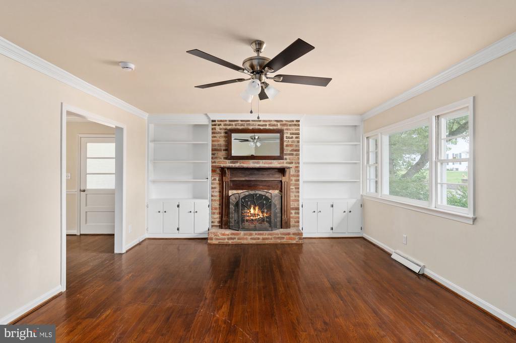 Fredericksburg, Virginia, 22401, United States, 3 Bedrooms Bedrooms, ,2 BathroomsBathrooms,Residential,For Sale,1805404
