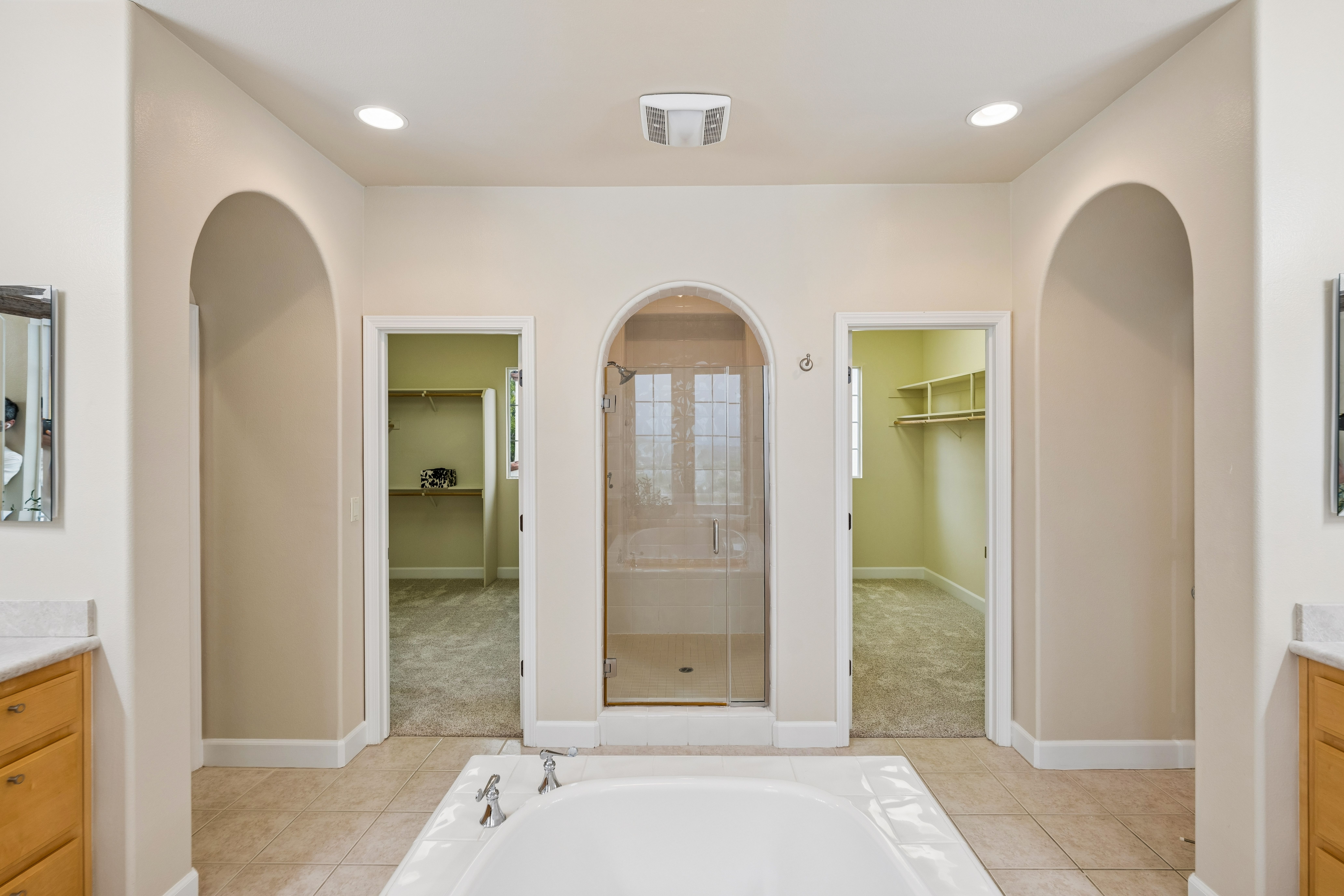  Panoramic Views and Timeless Design in This Stunning Shapell ?Gallery? Residence - 物件實景