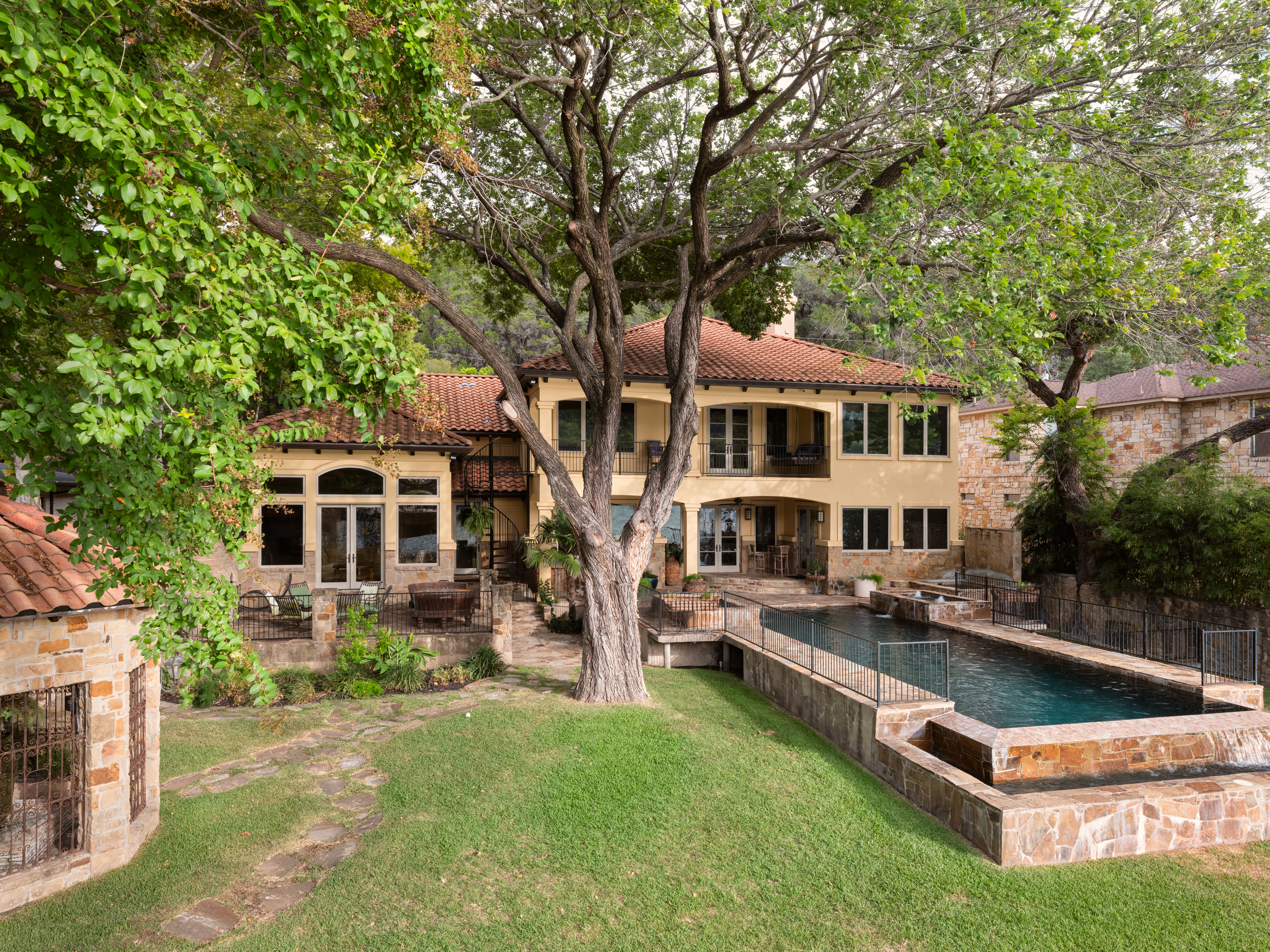  Gated Lake Austin Waterfront  ±90 Feet of Shoreline - 物件實景