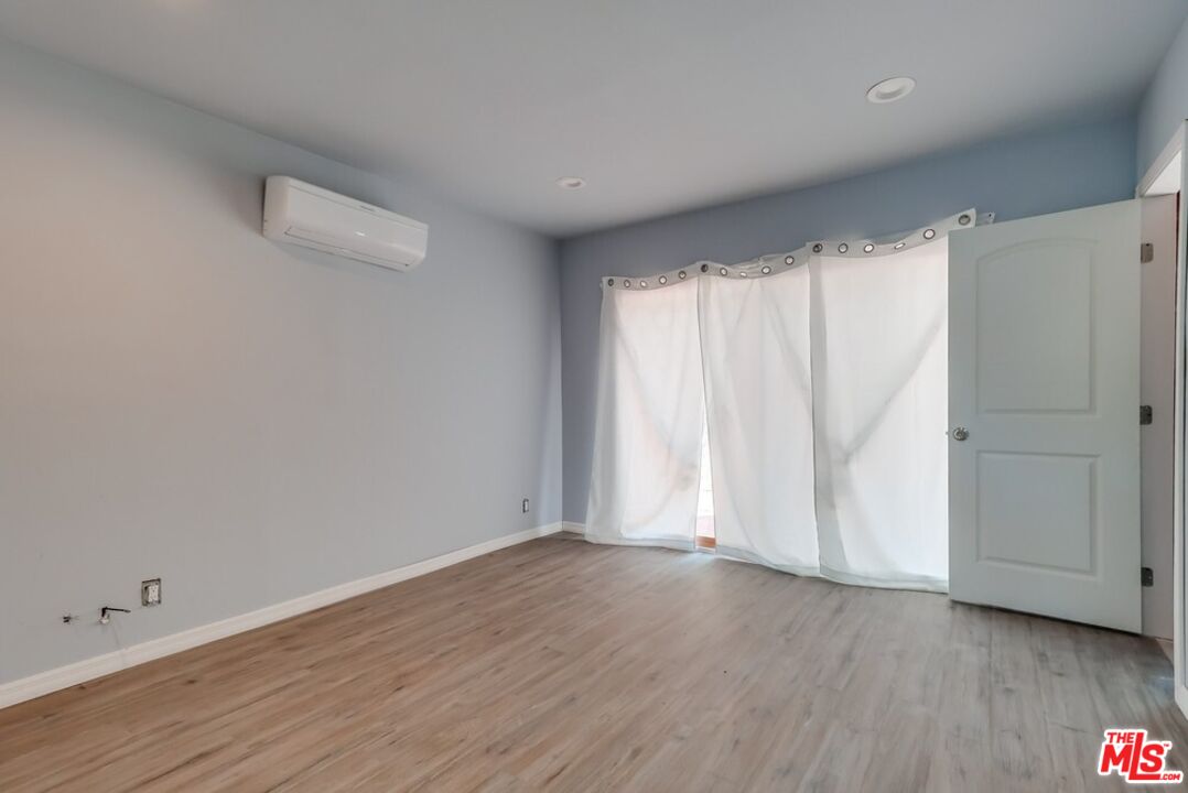 Los Angeles, California, 90046, United States, 3 Bedrooms Bedrooms, ,2 BathroomsBathrooms,Residential,For Sale,1908344