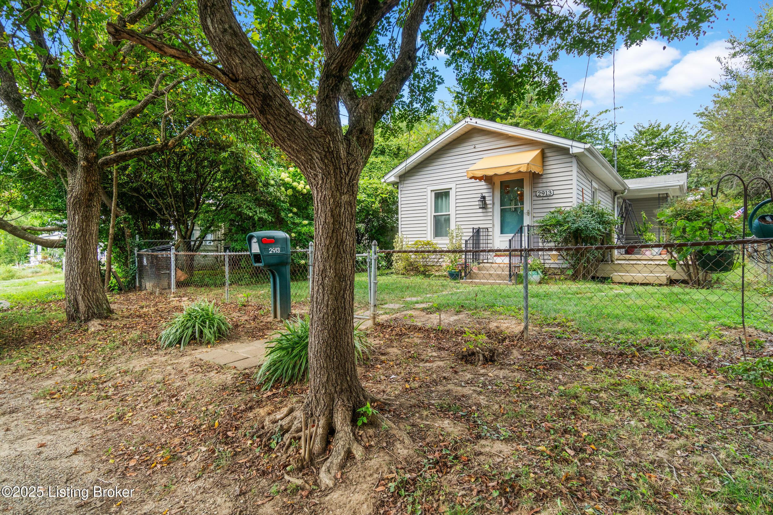Lindsay Ave, Louisville, KY 40206 #1