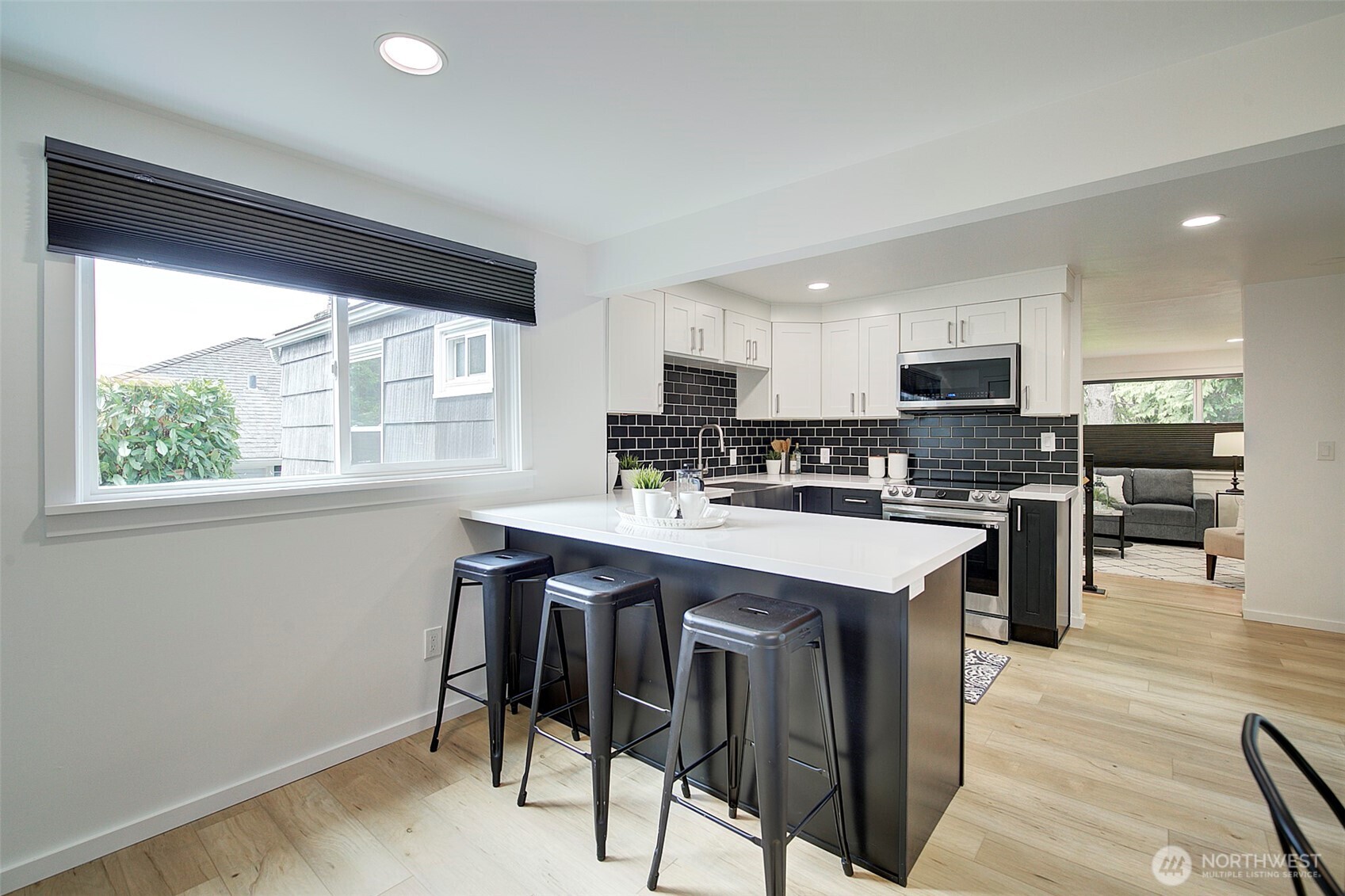Seattle, Washington, 98126, United States, 3 Bedrooms Bedrooms, ,2 BathroomsBathrooms,Residential,For Sale,1882330