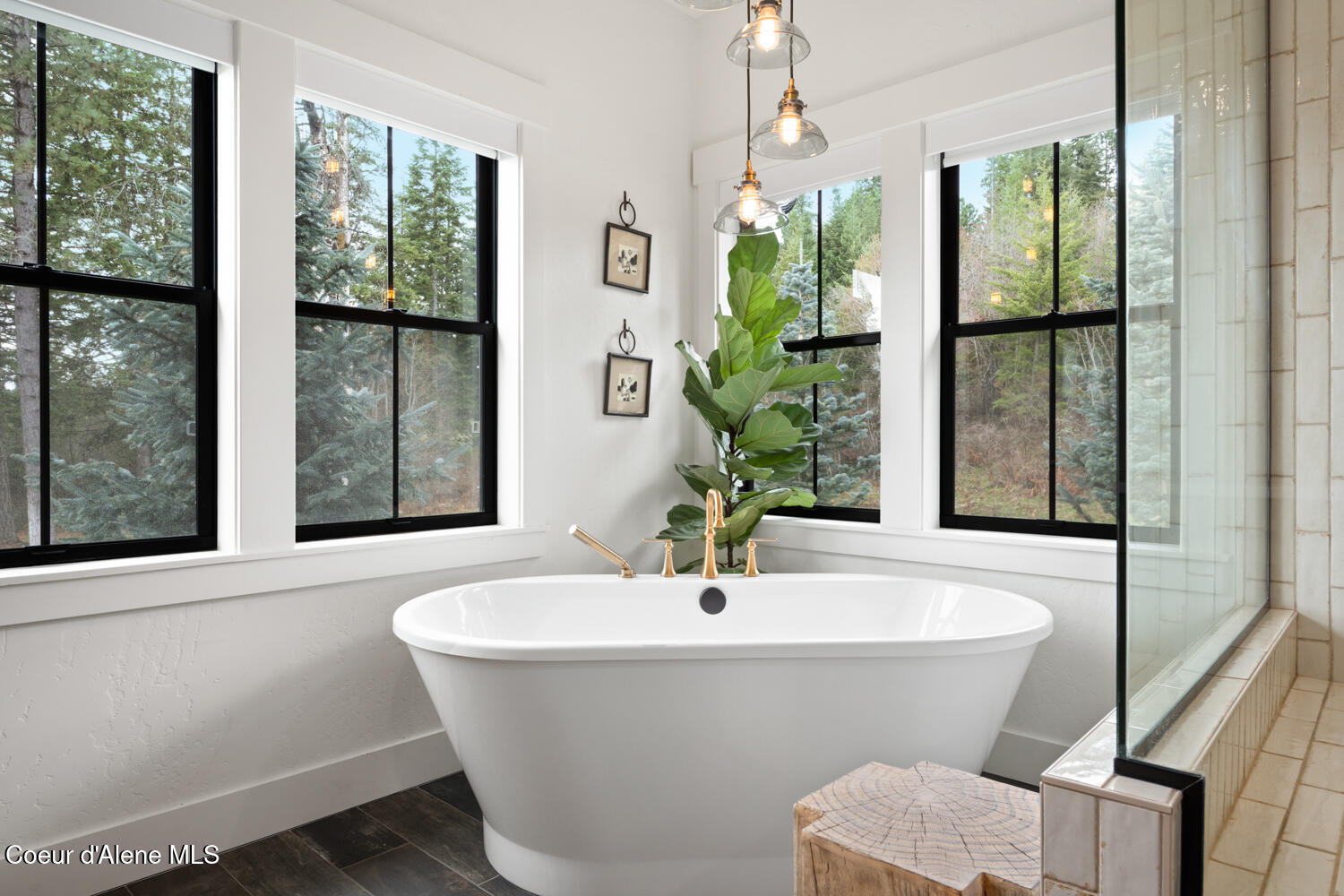Coeur d'Alene, Idaho, 83814, United States, 4 Bedrooms Bedrooms, ,4 BathroomsBathrooms,Residential,For Sale,2044765