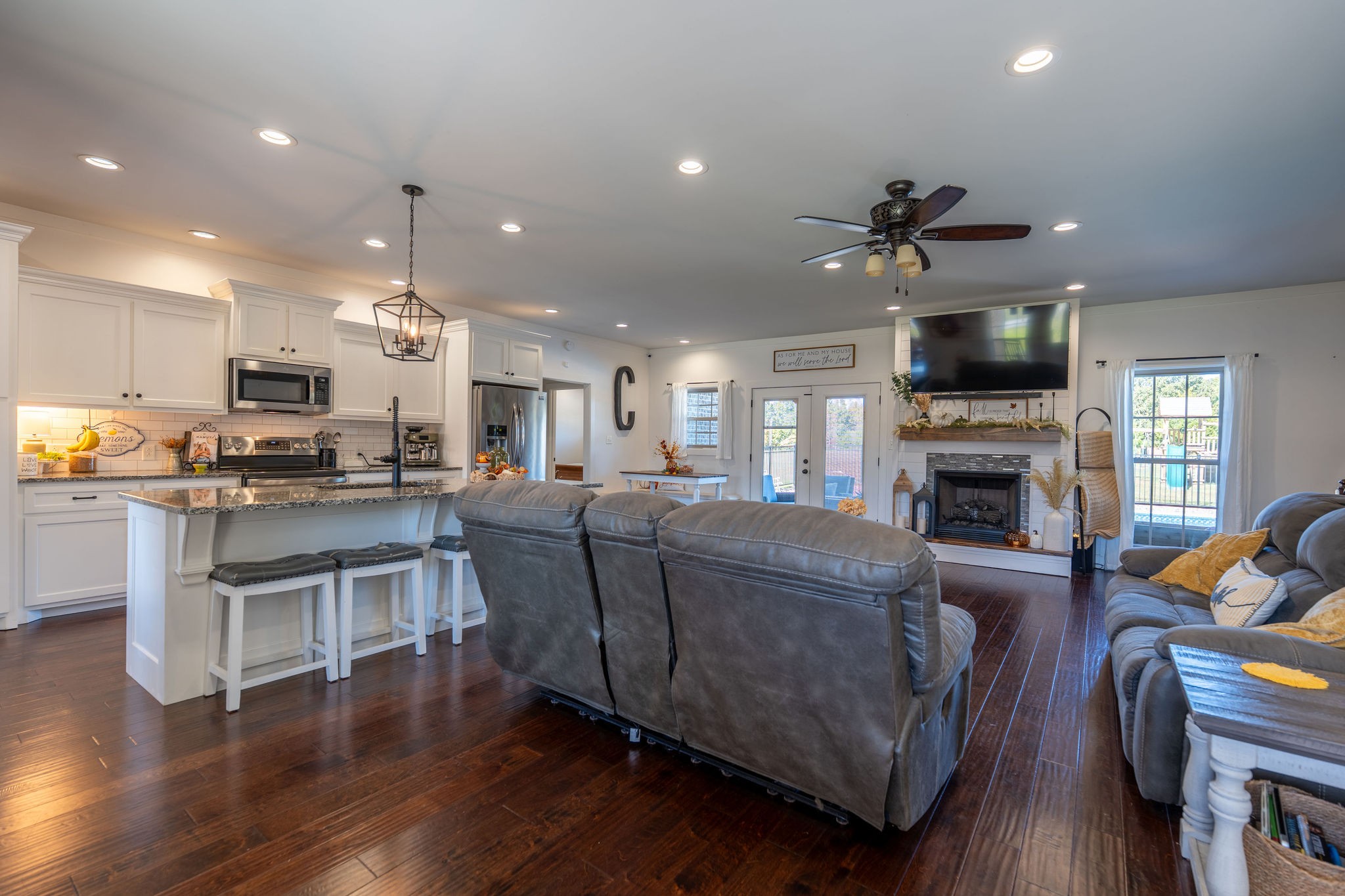 Summertown, Tennessee, 38483, United States, 3 Bedrooms Bedrooms, ,3 BathroomsBathrooms,Residential,For Sale,1970557