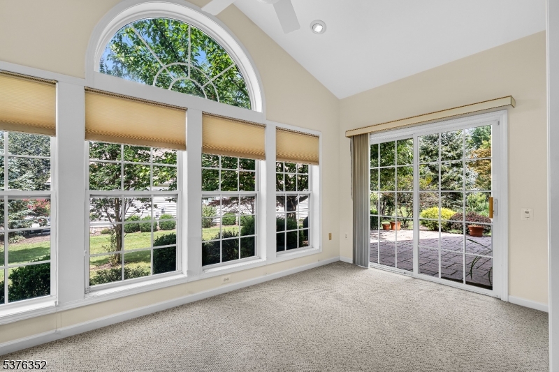 Franklin Twp., New Jersey, 08873, United States, 2 Bedrooms Bedrooms, ,2 BathroomsBathrooms,Residential,For Sale,1911173