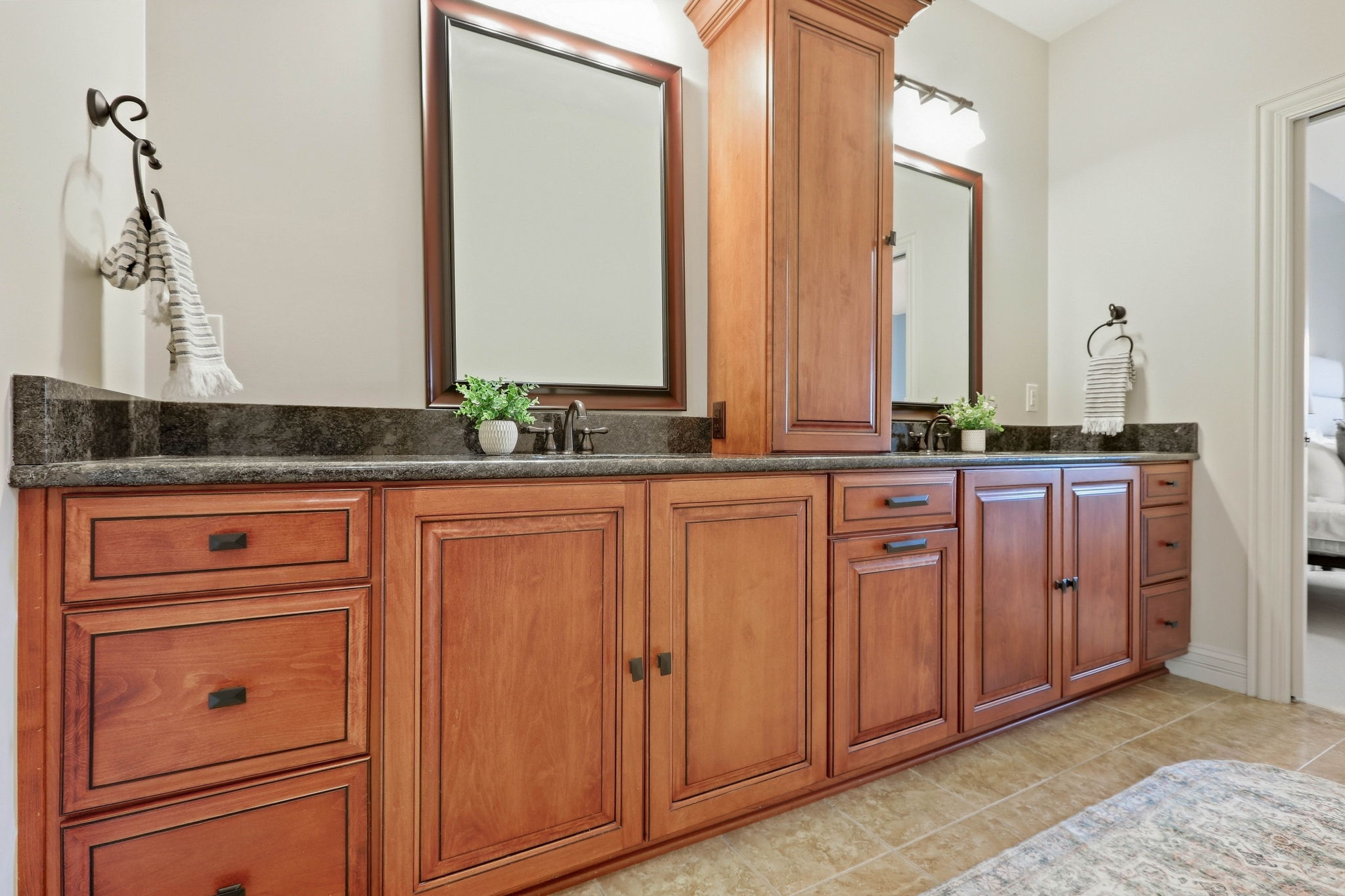  Six Bedroom Zionsville Home Surrounded By Park-Like Acreage - 物件實景