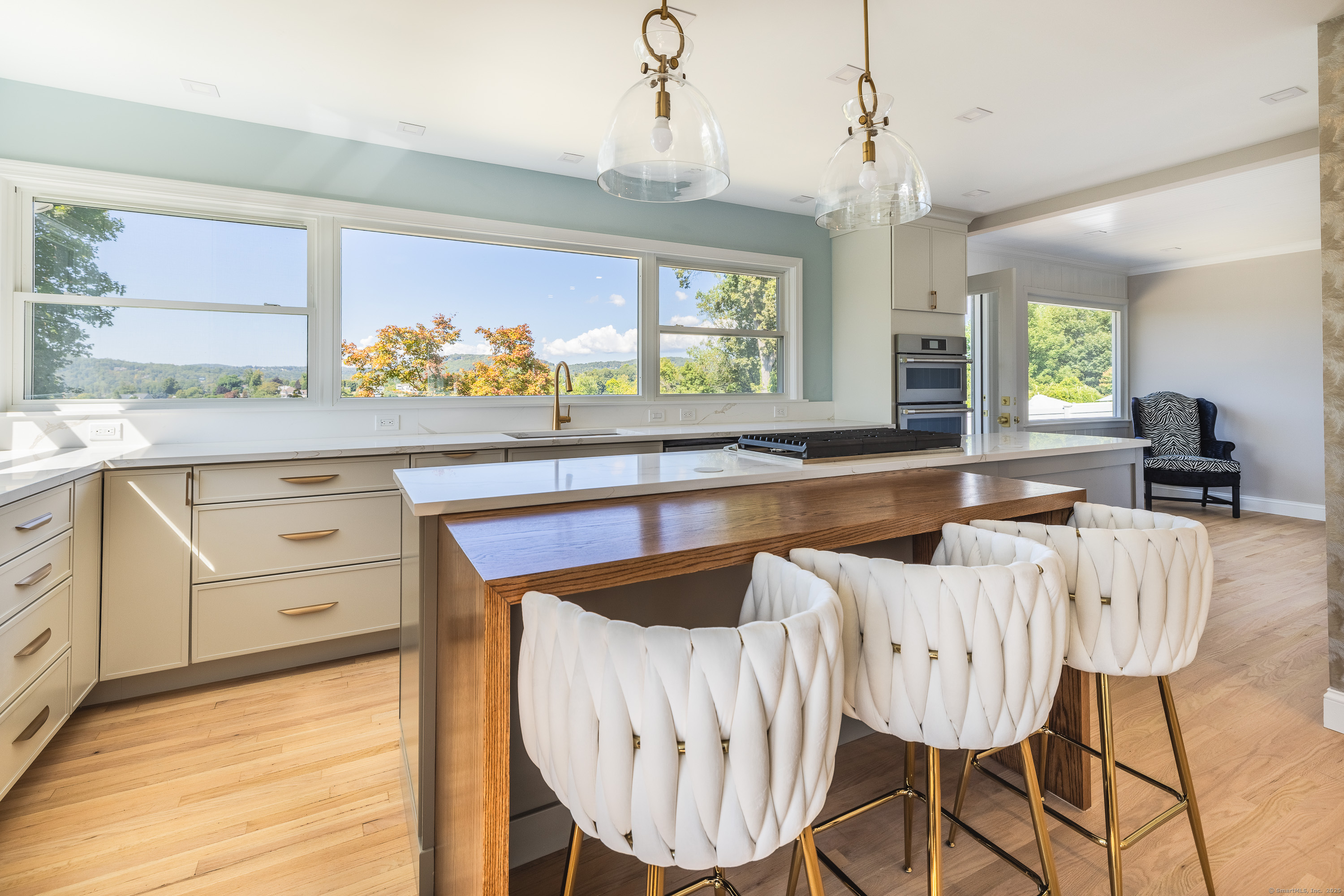 Brookfield, Connecticut, 06804, United States, 3 Bedrooms Bedrooms, ,4 BathroomsBathrooms,Residential,For Sale,1940398