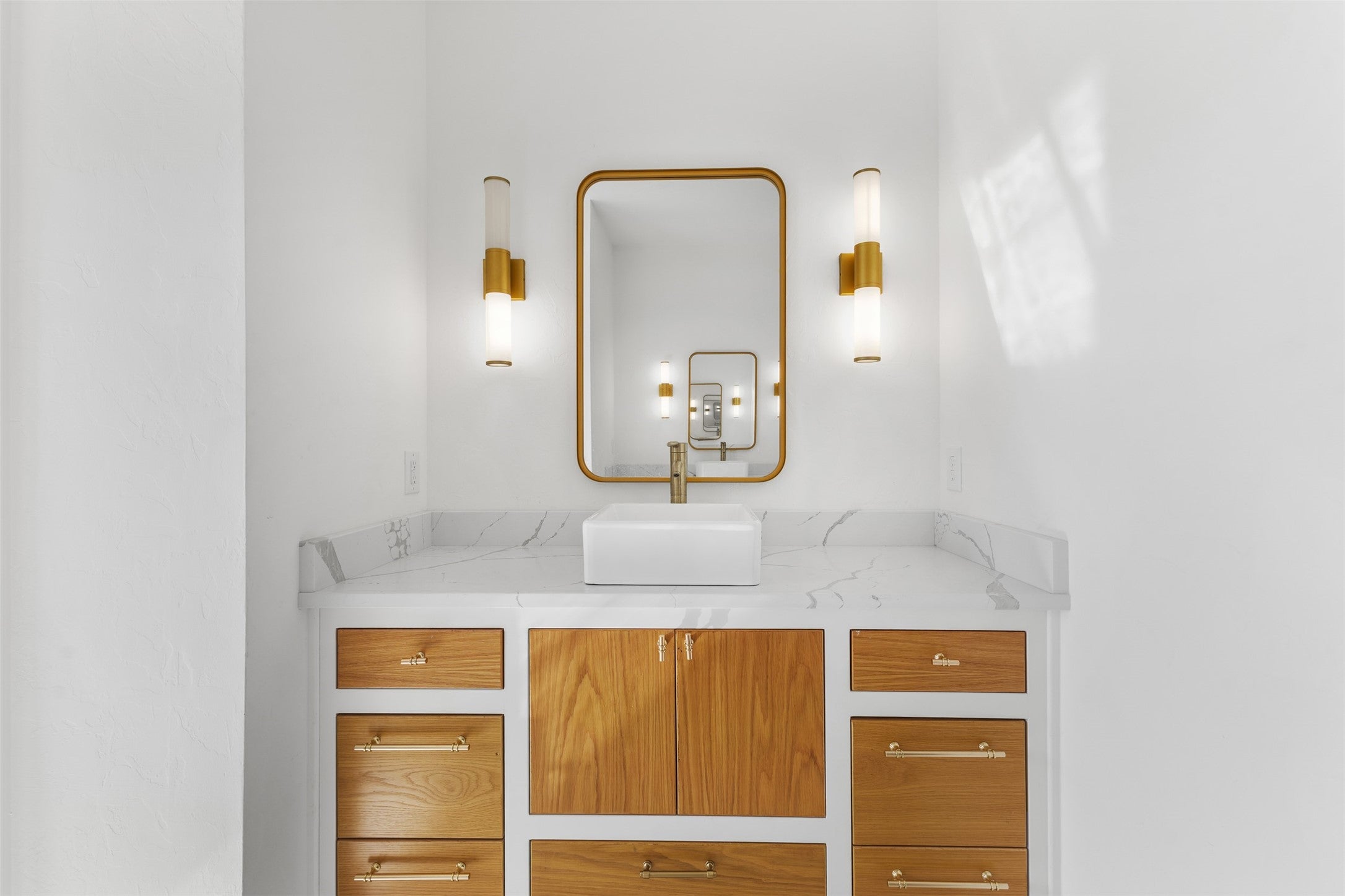 Sulphur Springs, Texas, 75482, United States, 4 Bedrooms Bedrooms, ,4 BathroomsBathrooms,Residential,For Sale,1990973