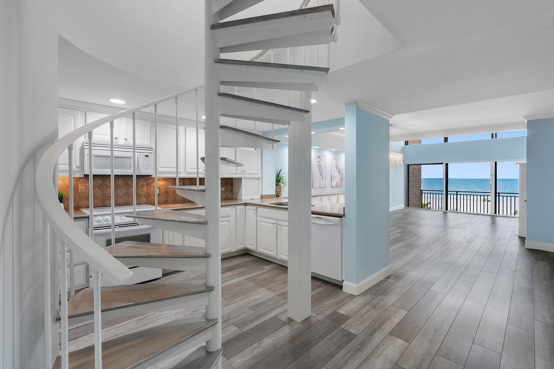  700 WEST CONDO - 物件實景