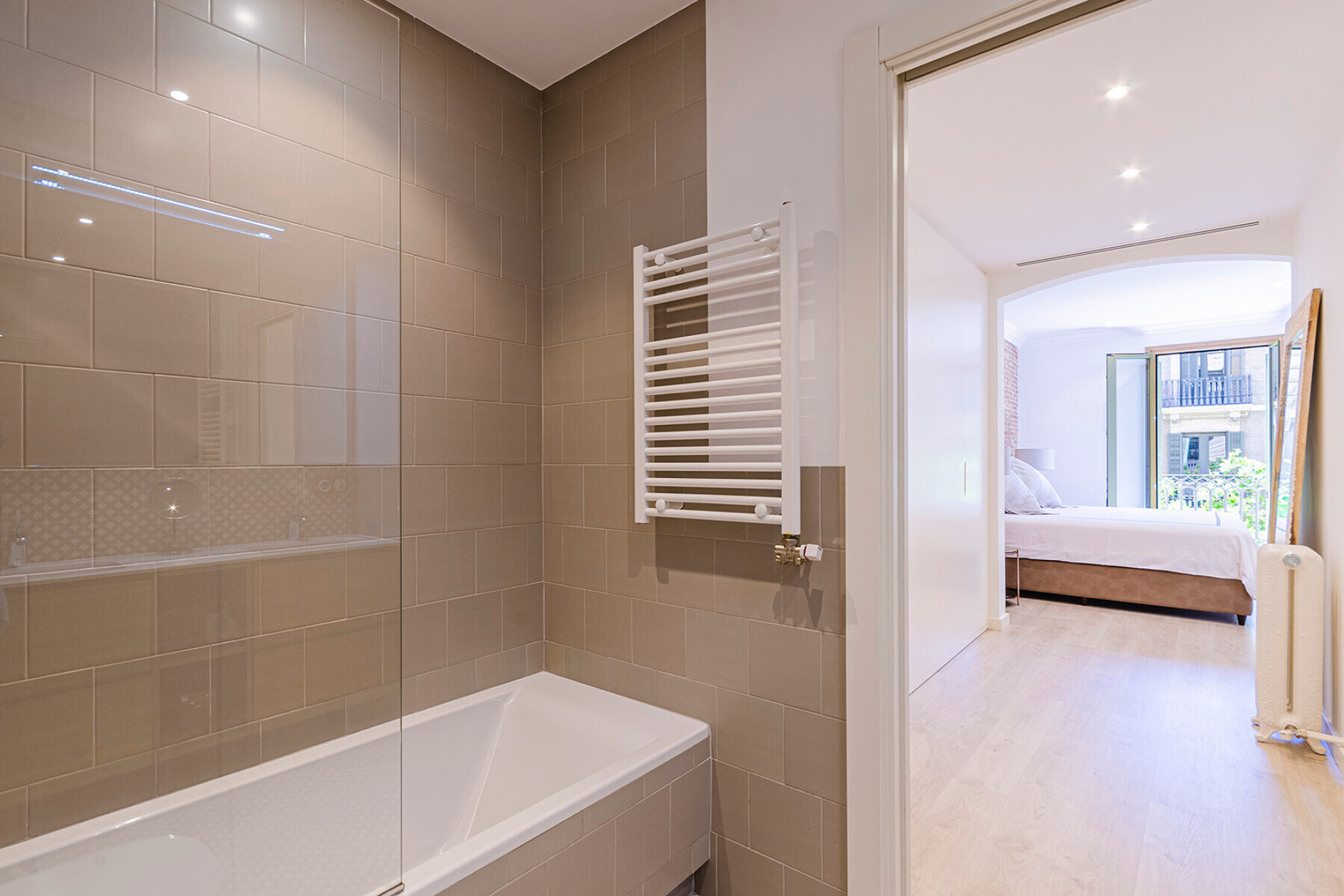  Contemporary elegance with a terrace in the heart of l