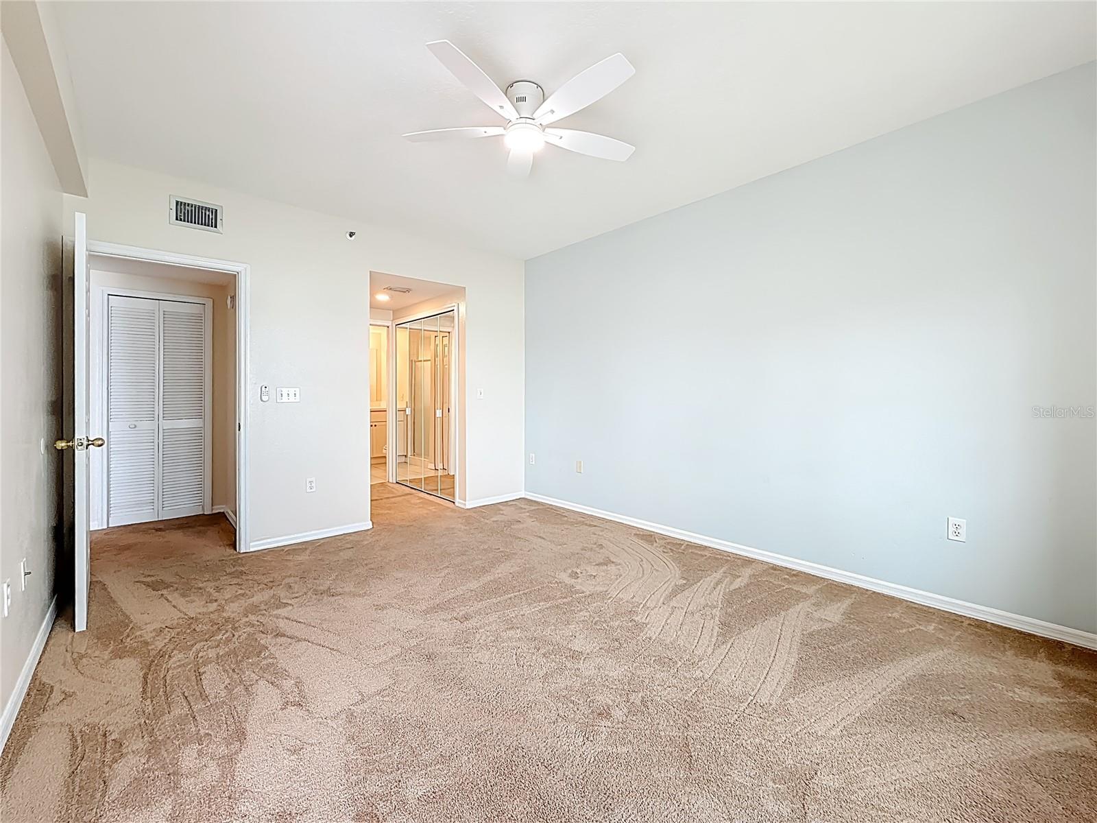 Madeira Beach, Florida, 33708, United States, 2 Bedrooms Bedrooms, ,2 BathroomsBathrooms,Residential,For Sale,1985682