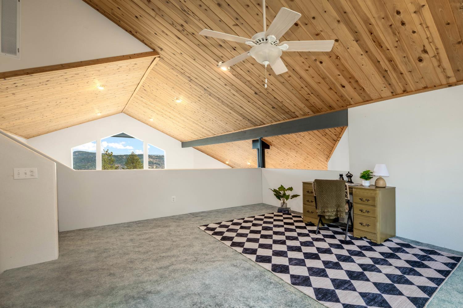 Penn Valley, California, 95946, United States, 3 Bedrooms Bedrooms, ,3 BathroomsBathrooms,Residential,For Sale,1989593