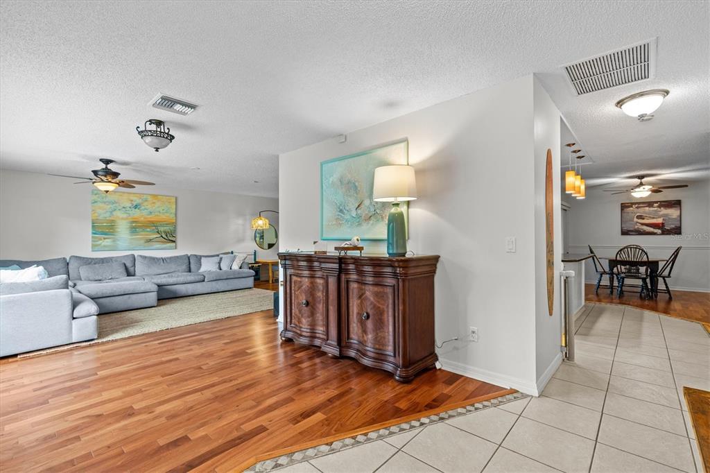 Tarpon Springs, Florida, 34689, United States, 3 Bedrooms Bedrooms, ,2 BathroomsBathrooms,Residential,For Sale,1925047