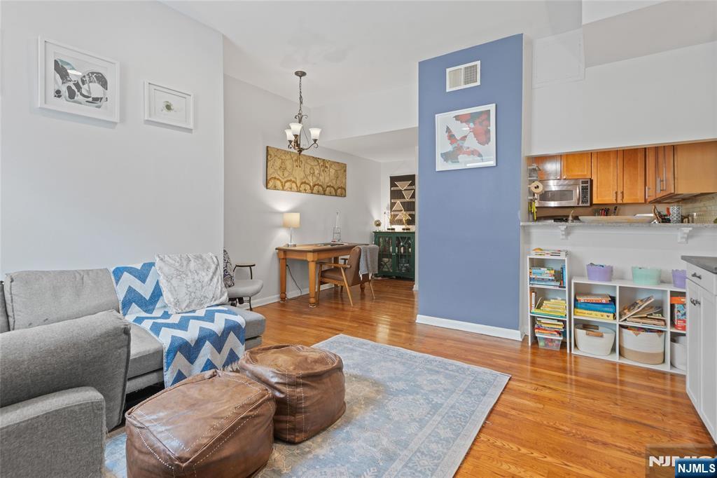 Jersey City, New Jersey, 07302, United States, 2 Bedrooms Bedrooms, ,2 BathroomsBathrooms,Residential,For Sale,1927201