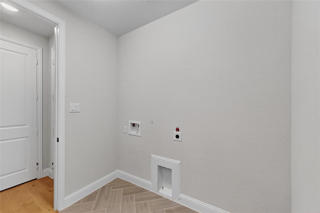 Mansfield, Texas, 76063, United States, 4 Bedrooms Bedrooms, ,4 BathroomsBathrooms,Residential,For Sale,1937764