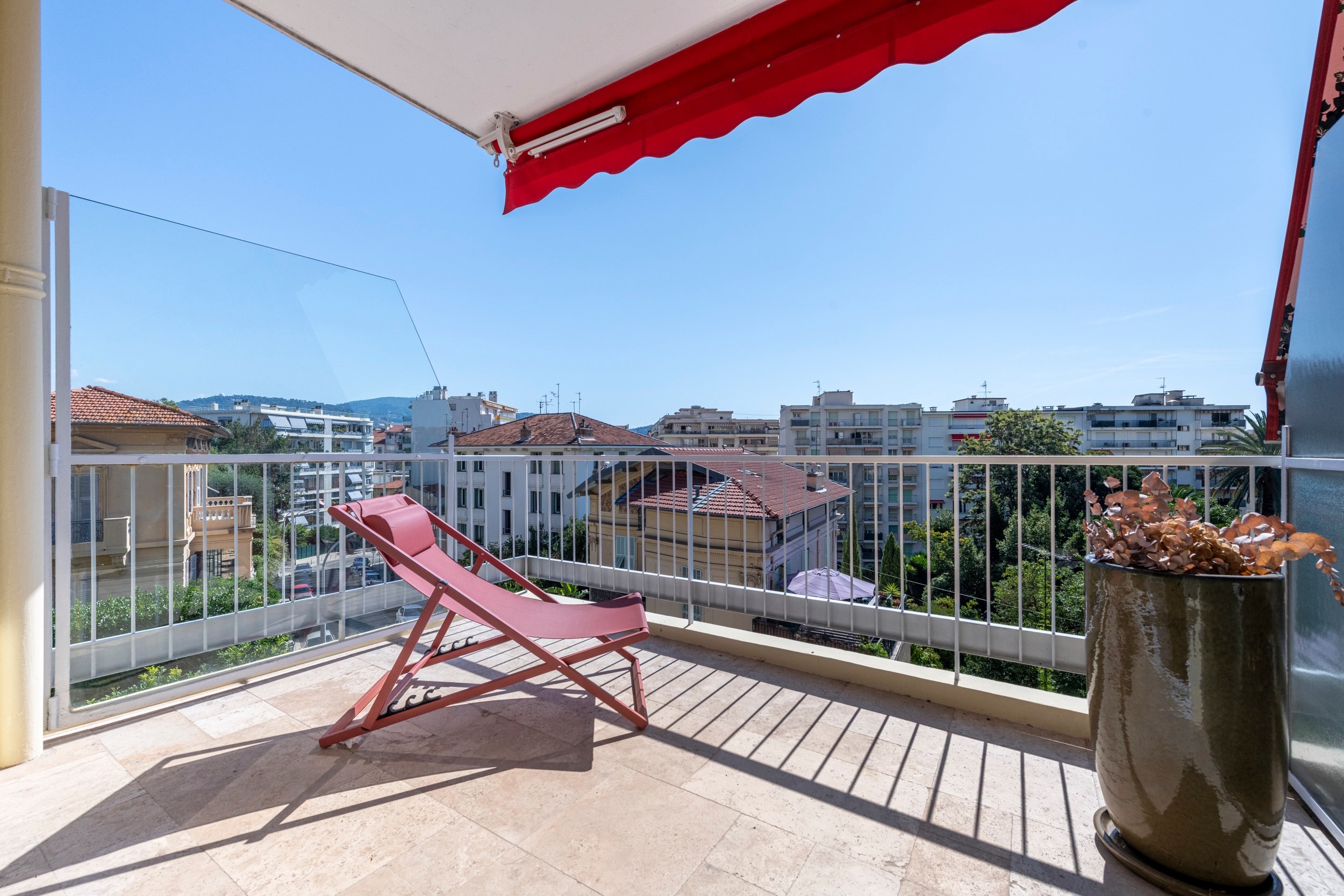  Parc Impérial - Exclusive listing: renovated 2-bed apartment with terrace and v… - 物件實景