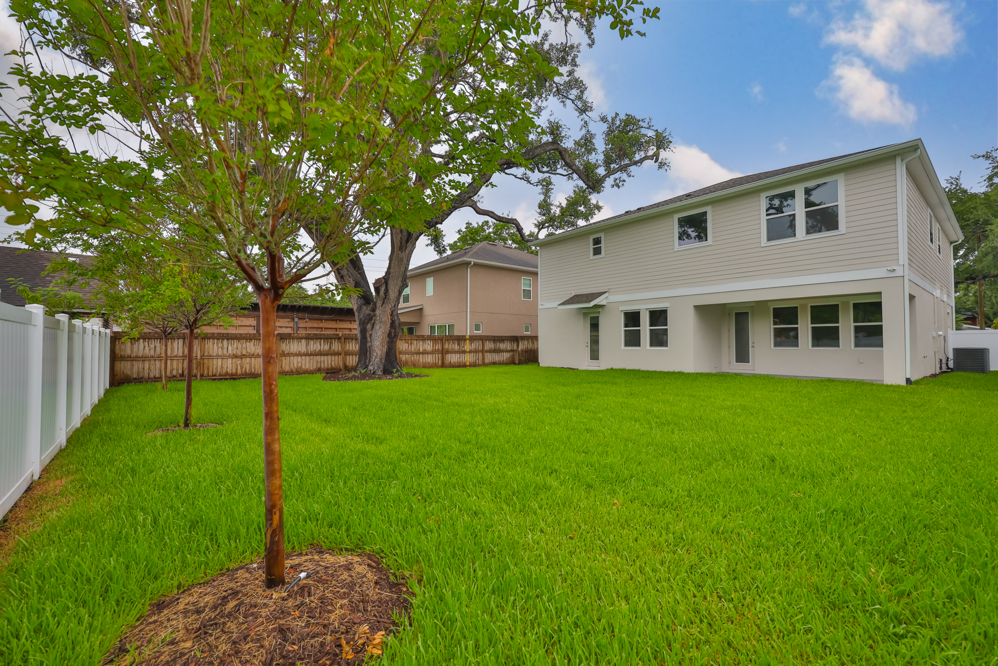 Tampa, Florida, 33609, United States, 4 Bedrooms Bedrooms, ,5 BathroomsBathrooms,Residential,For Sale,1792306