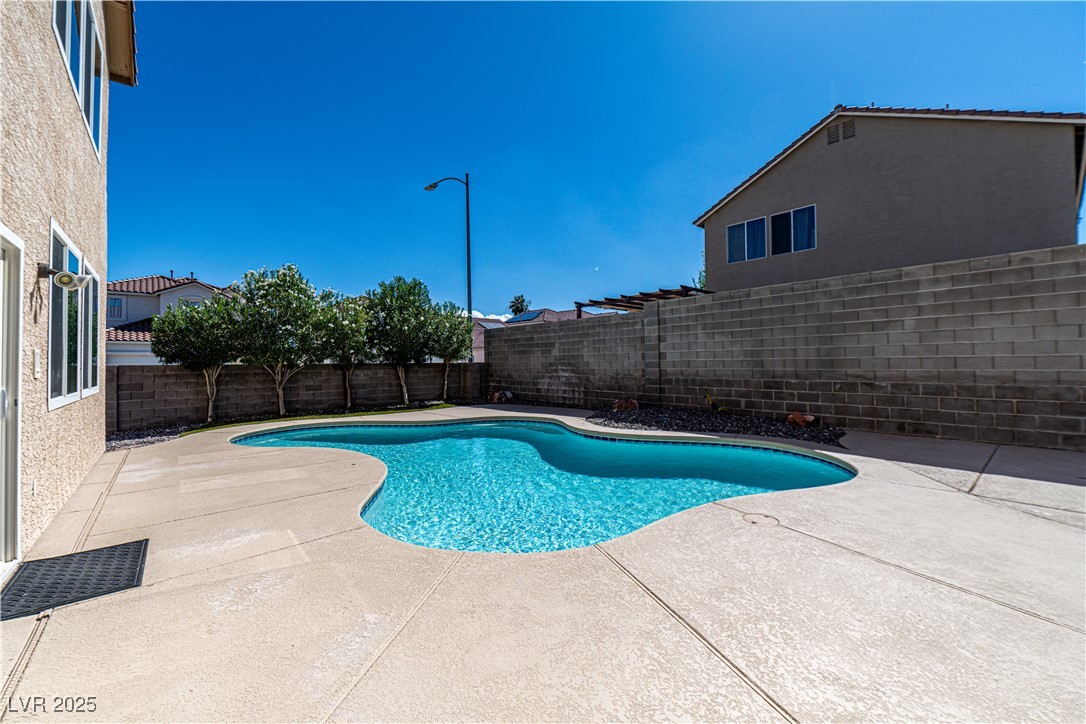 Las Vegas, Nevada, 89129, United States, 4 Bedrooms Bedrooms, ,3 BathroomsBathrooms,Residential,For Sale,1958001