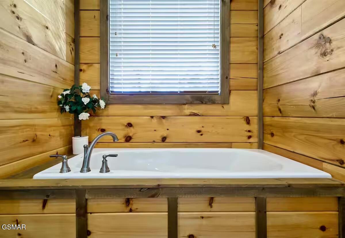 Sevierville, Tennessee, 37876, United States, 3 Bedrooms Bedrooms, ,5 BathroomsBathrooms,Residential,For Sale,1976900