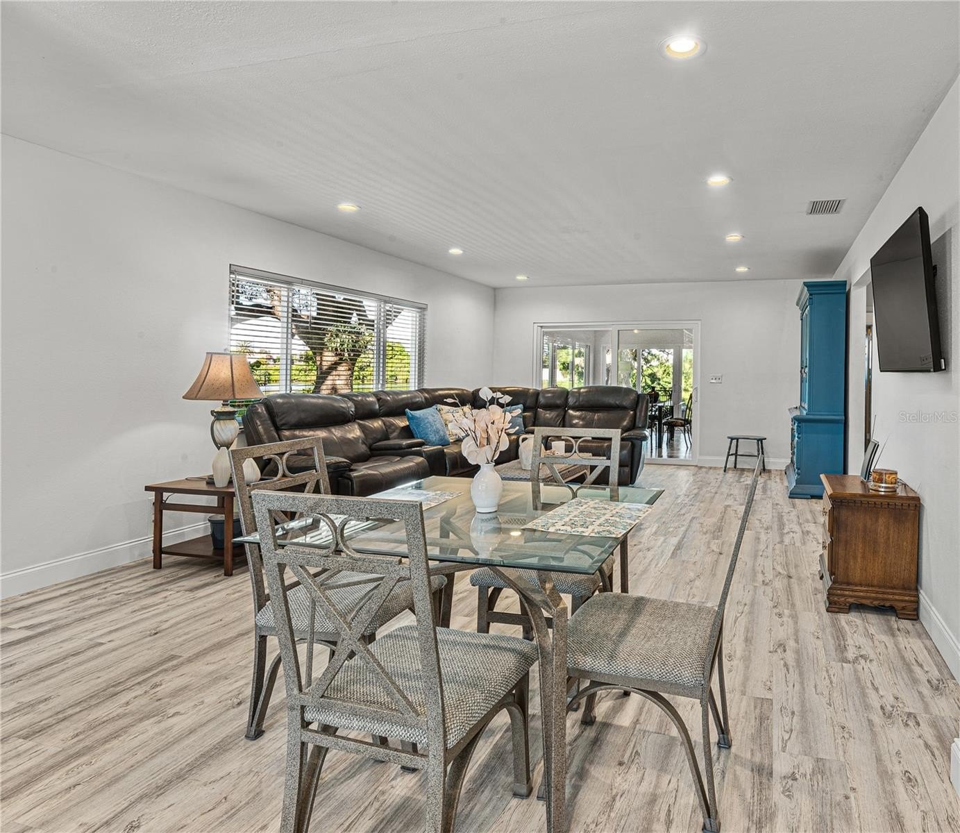 SEMINOLE, Florida, 33772, United States, 3 Bedrooms Bedrooms, ,2 BathroomsBathrooms,Residential,For Sale,1981343