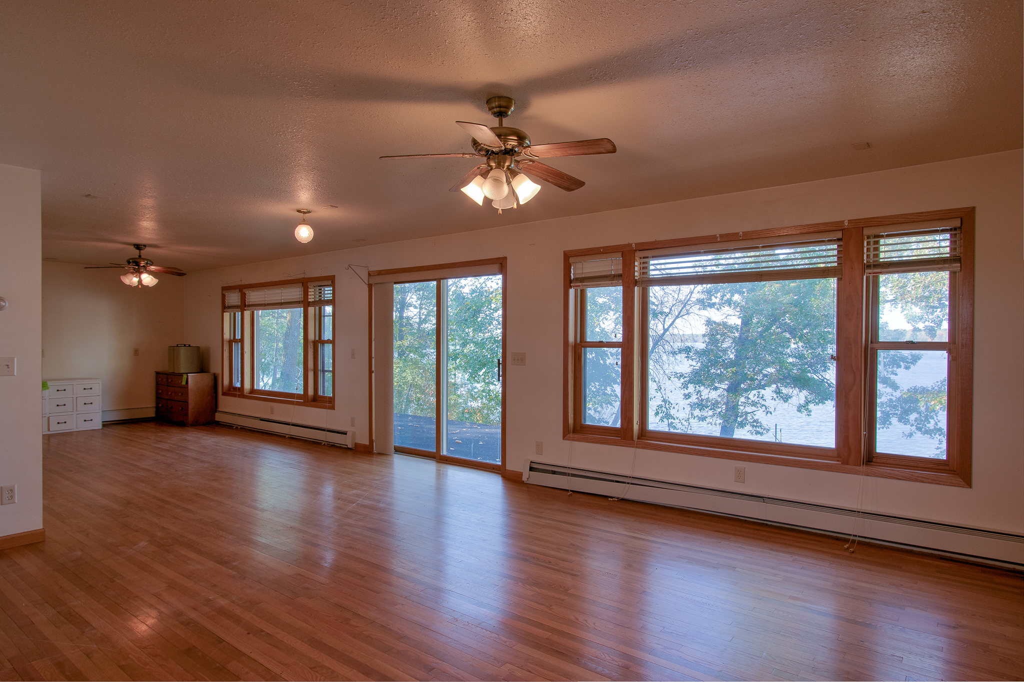 Mora, Minnesota, 55051, United States, 3 Bedrooms Bedrooms, ,3 BathroomsBathrooms,Residential,For Sale,1981190