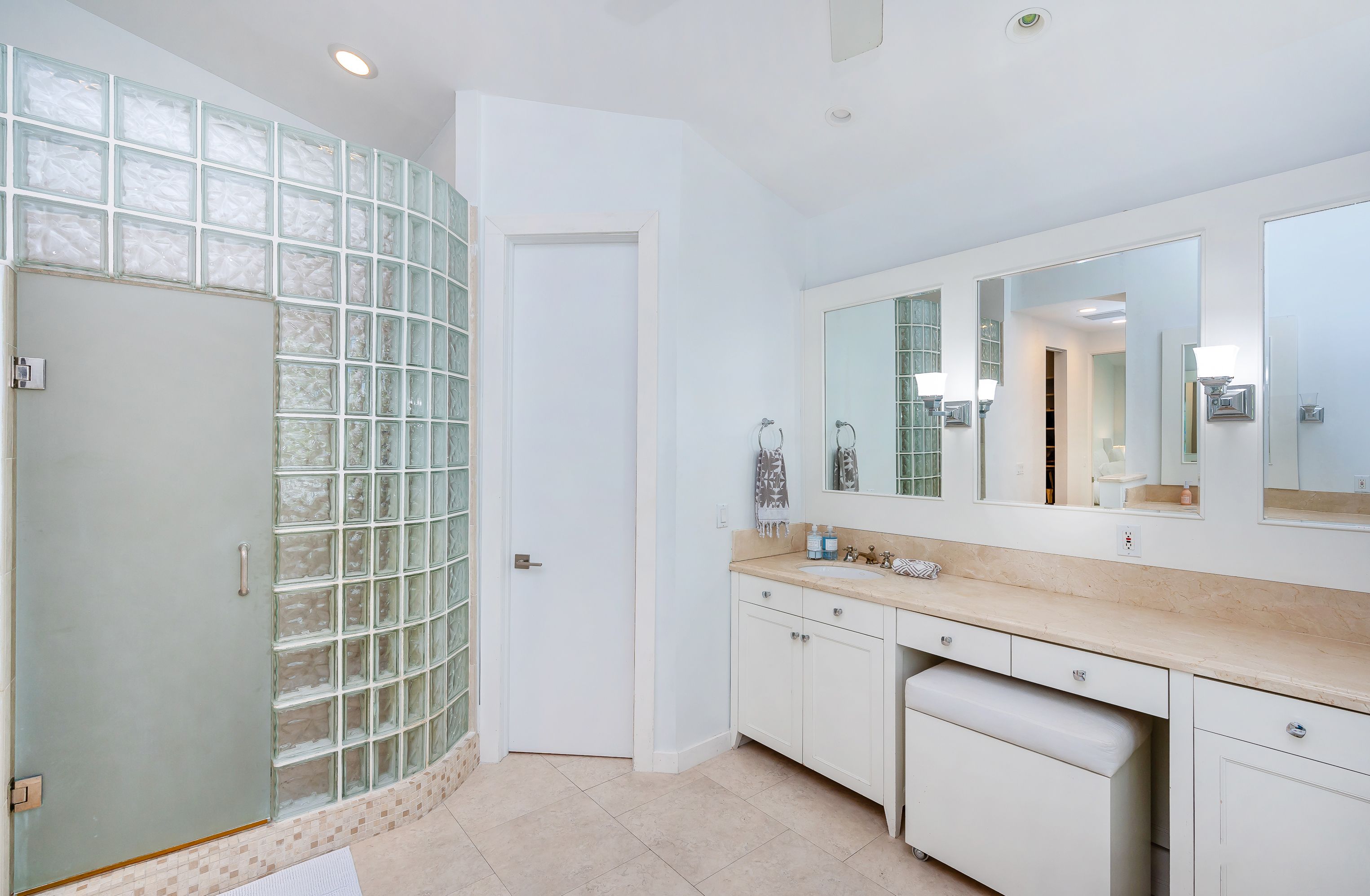  650 Curtiswood Dr, Key Biscayne, FL, 33149 - 物件實景