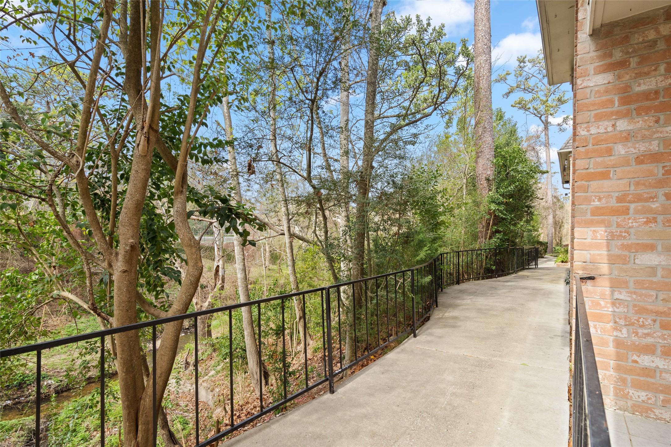  2238 S Piney Point Road #102 - 物件實景