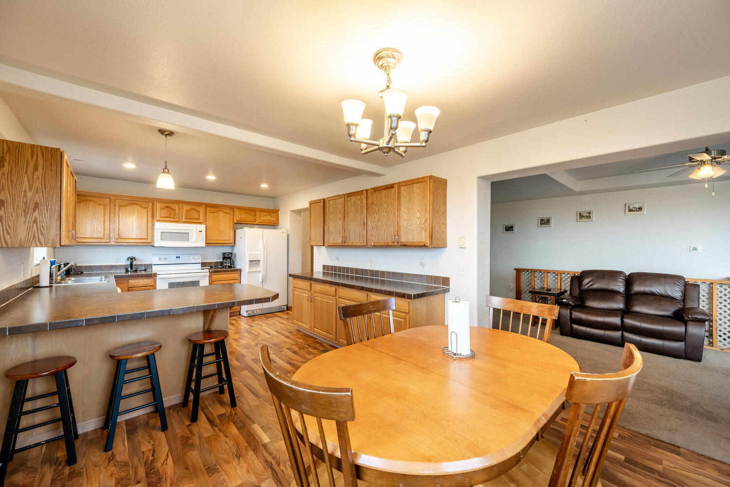 Buffalo, Wyoming, 82834, United States, 4 Bedrooms Bedrooms, ,4 BathroomsBathrooms,Residential,For Sale,1990981