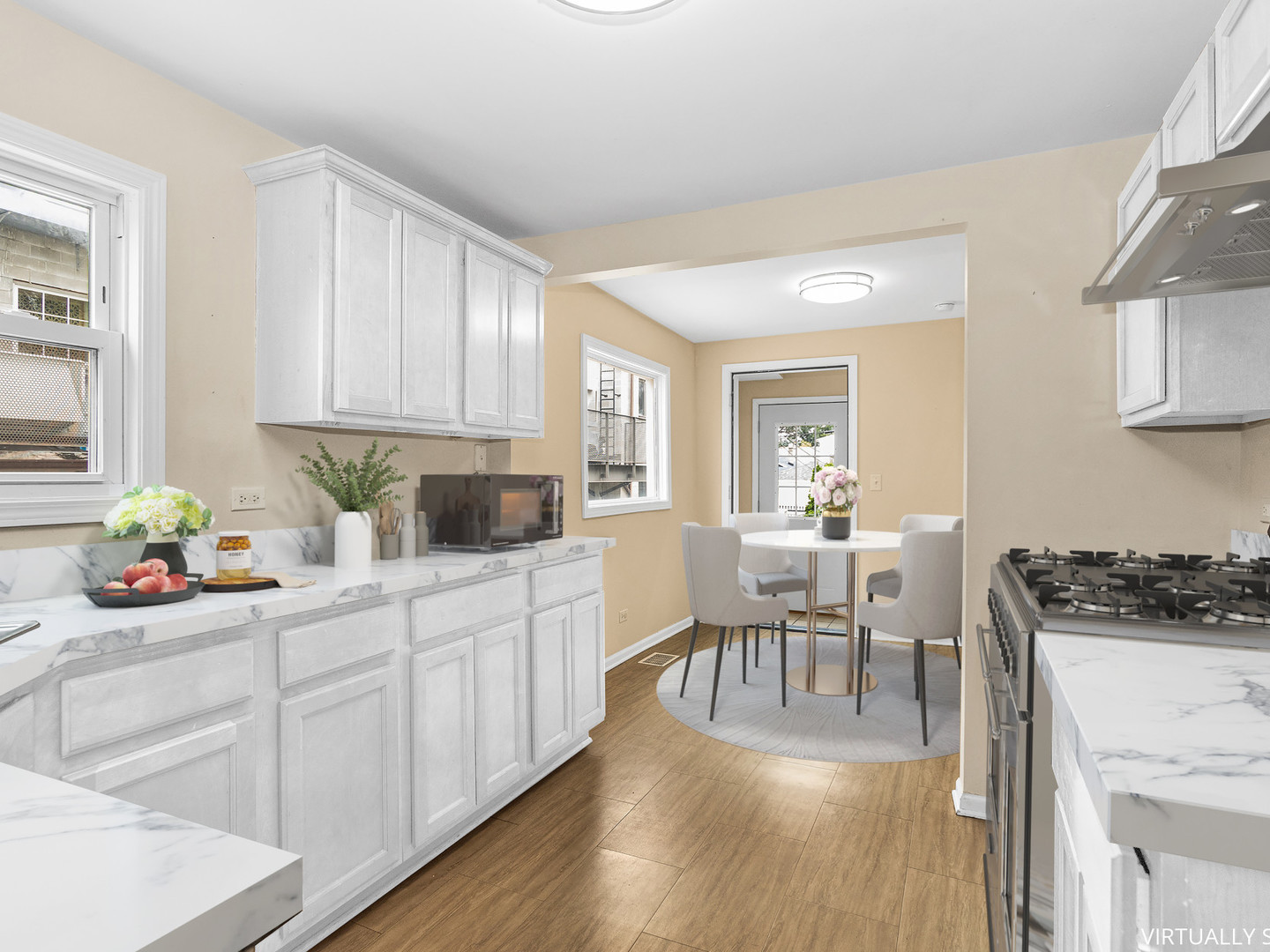 Evanston, Illinois, 60201, United States, 5 Bedrooms Bedrooms, ,3 BathroomsBathrooms,Residential,For Sale,1908877