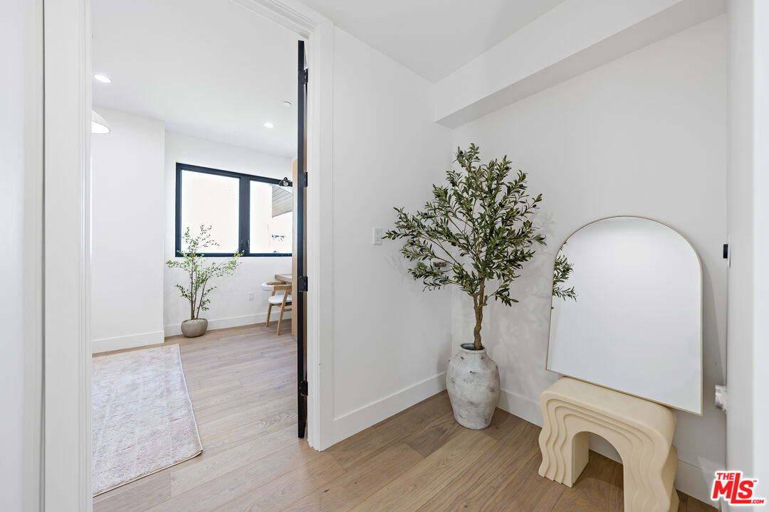 Los Angeles, California, 90065, United States, 3 Bedrooms Bedrooms, ,3 BathroomsBathrooms,Residential,For Sale,1939626