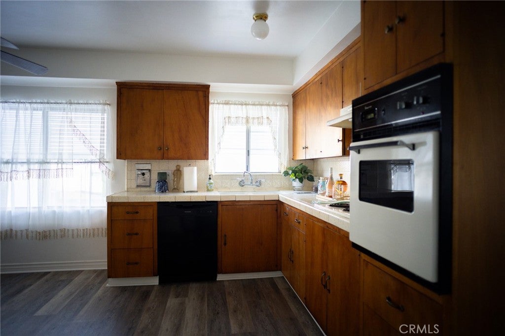 Los Angeles, California, 90065, United States, 3 Bedrooms Bedrooms, ,1 BathroomBathrooms,Residential,For Sale,1927819