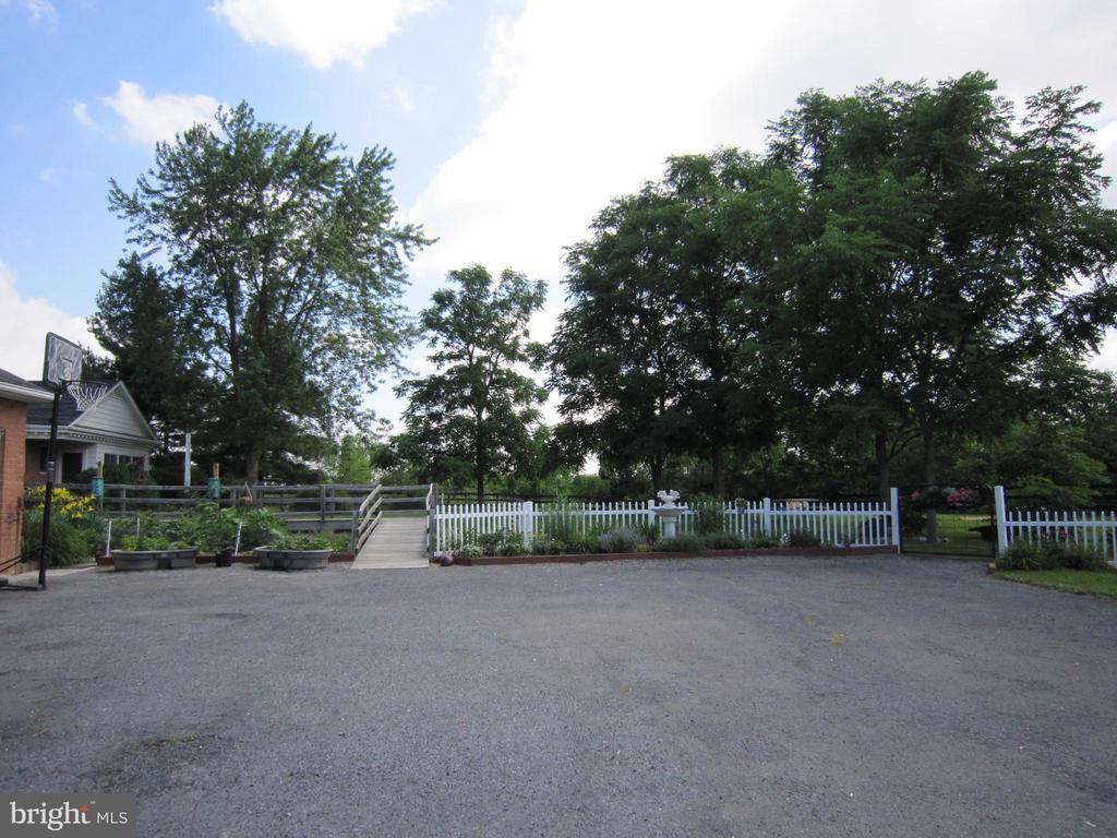 Stephens City, Virginia, 22655, United States, 3 Bedrooms Bedrooms, ,2 BathroomsBathrooms,Residential,For Sale,2001970