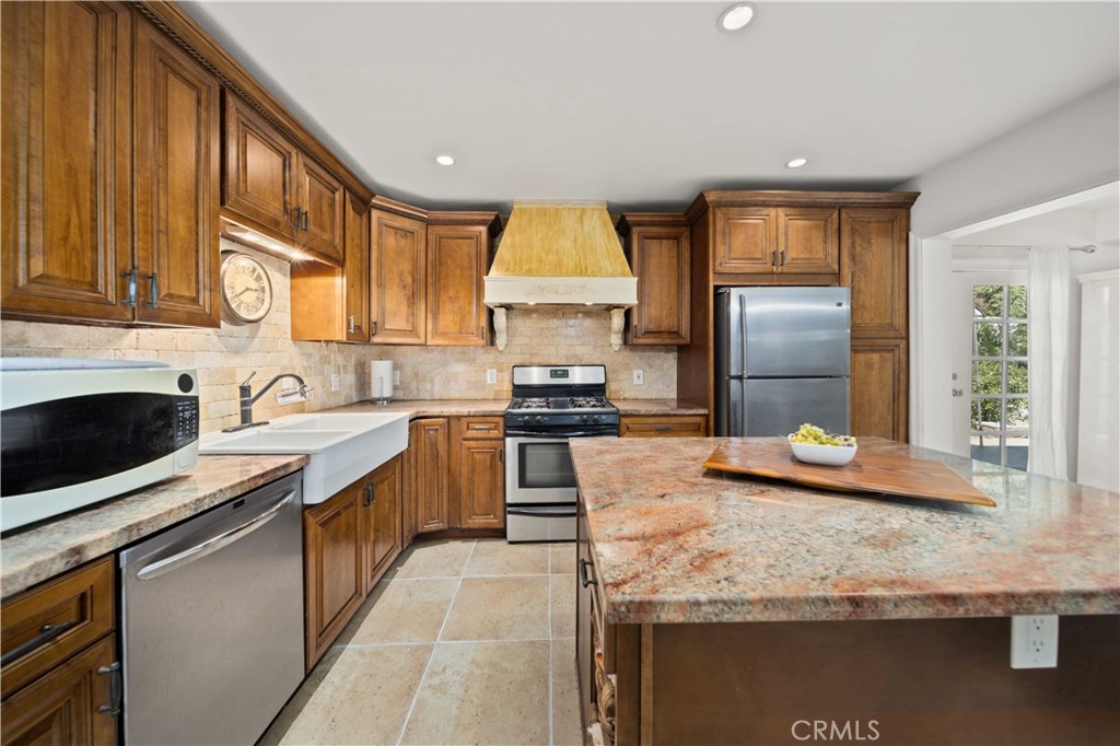 Newhall, California, 91321, United States, 5 Bedrooms Bedrooms, ,4 BathroomsBathrooms,Residential,For Sale,1940368