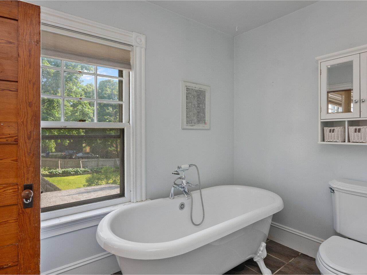 Burlington, Vermont, 05401, United States, 5 Bedrooms Bedrooms, ,2 BathroomsBathrooms,Residential,For Sale,1862244