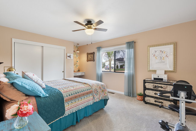 Hollister, California, 95023, United States, 3 Bedrooms Bedrooms, ,2 BathroomsBathrooms,Residential,For Sale,1882231