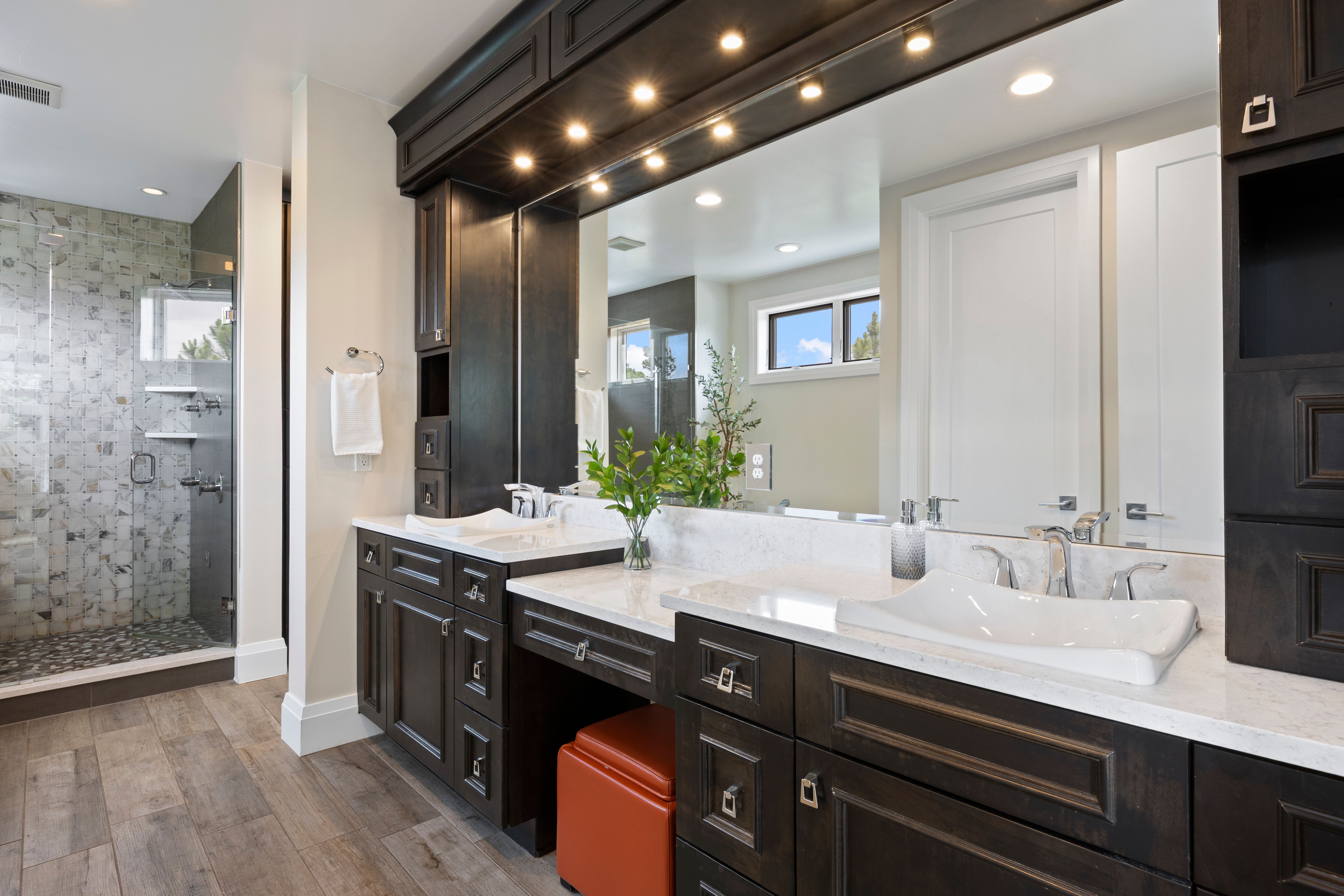  Exceptional Contemporary Move-In Ready Designed For Modern Living - 物件實景