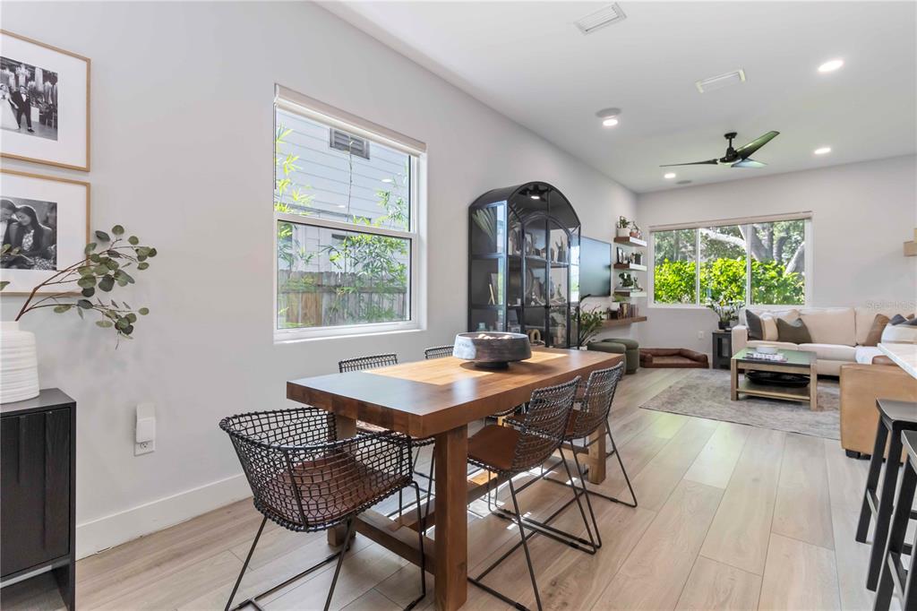 St Petersburg, Florida, 33713, United States, 3 Bedrooms Bedrooms, ,3 BathroomsBathrooms,Residential,For Sale,1898616