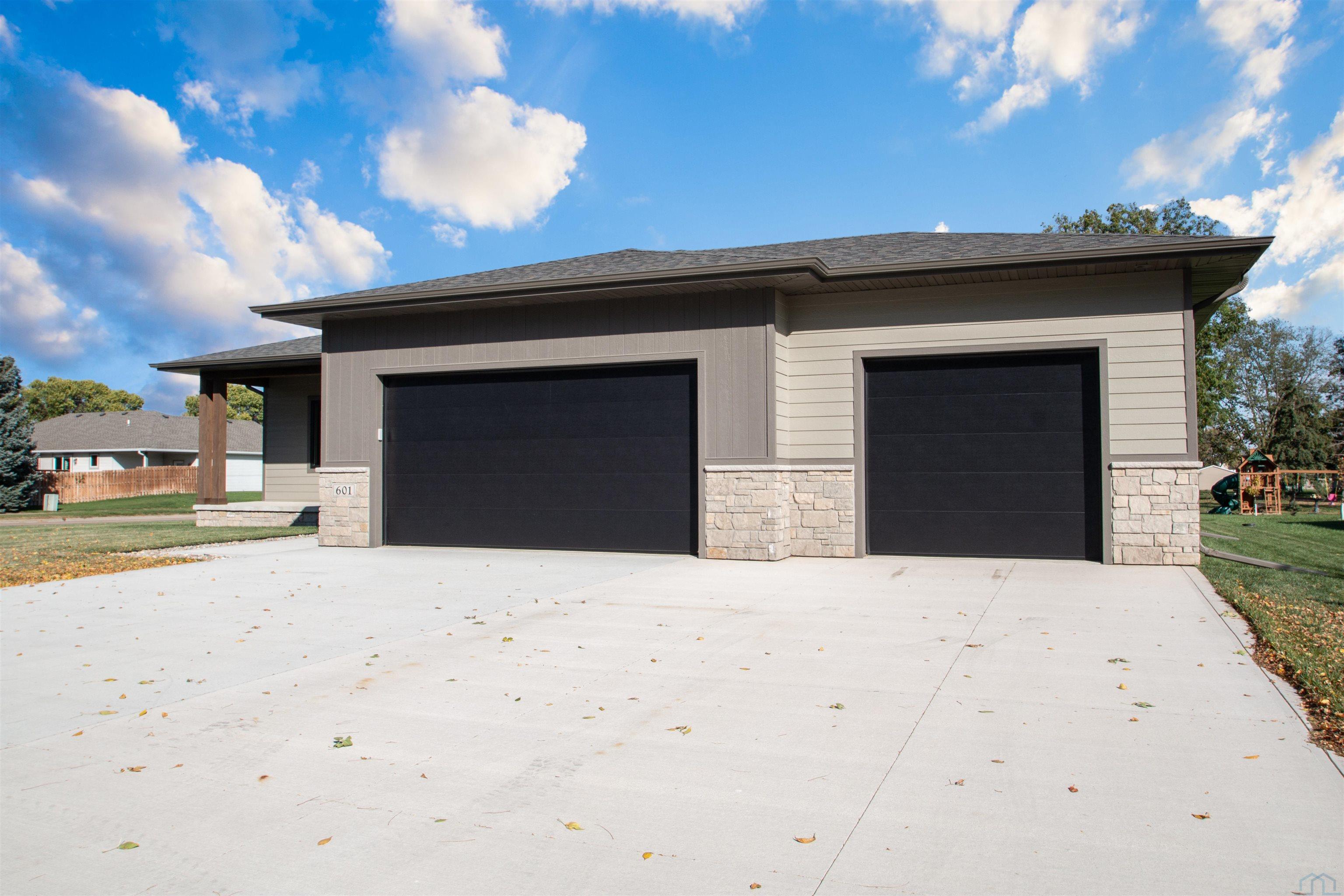 Sergeant Bluff, Iowa, 51054, United States, 3 Bedrooms Bedrooms, ,2 BathroomsBathrooms,Residential,For Sale,1974181