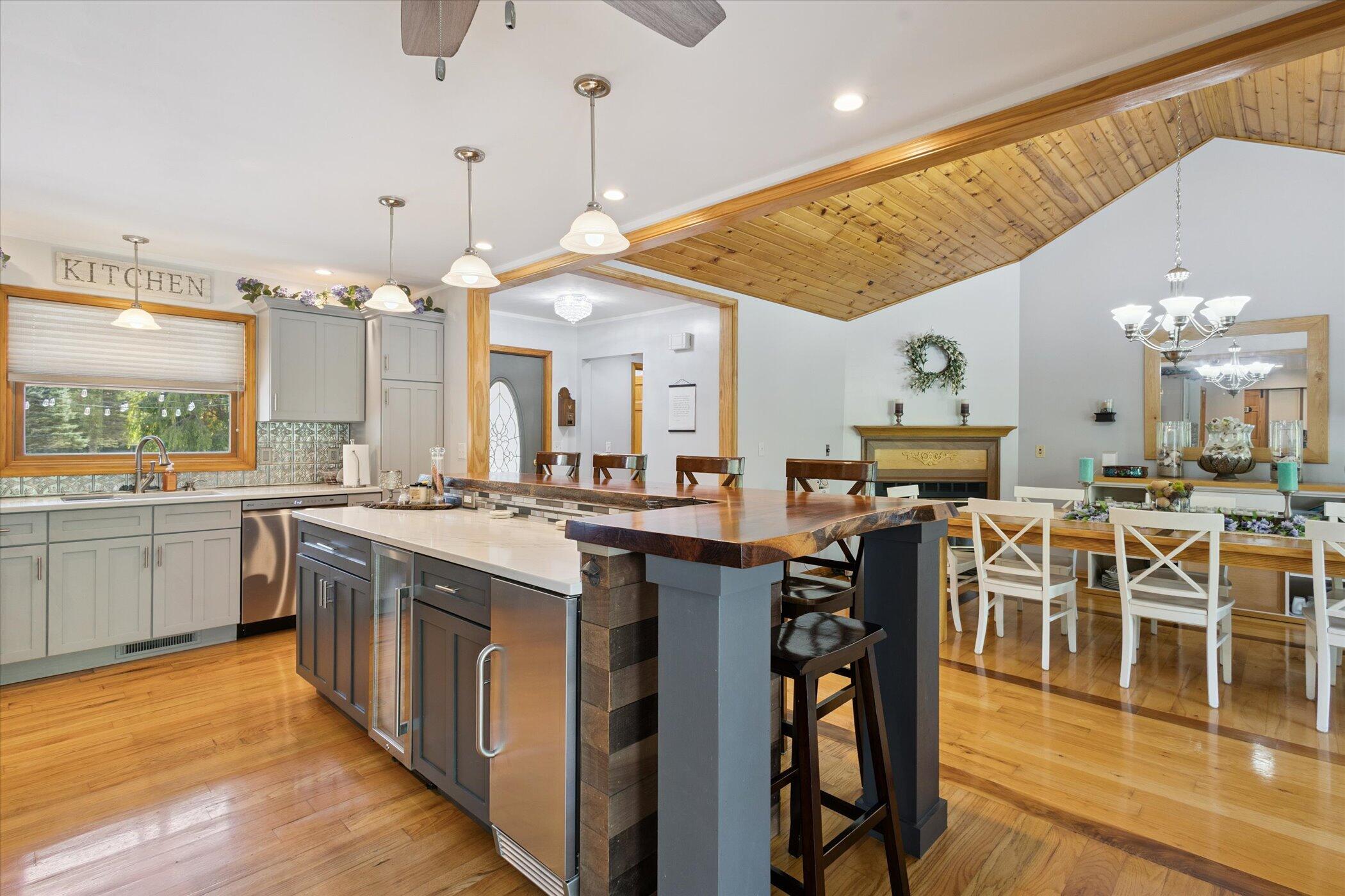 Horton, Michigan, 49246, United States, 5 Bedrooms Bedrooms, ,4 BathroomsBathrooms,Residential,For Sale,1940330