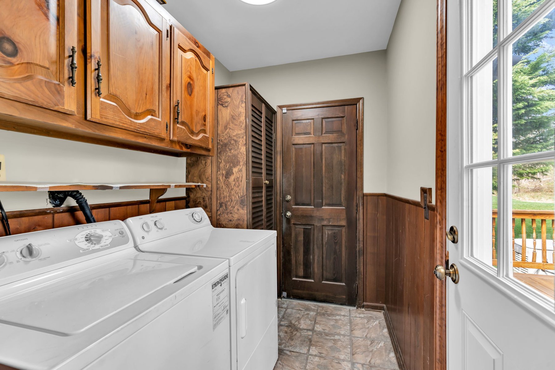  Spacious Middletown Colonial with Updates - 物件實景