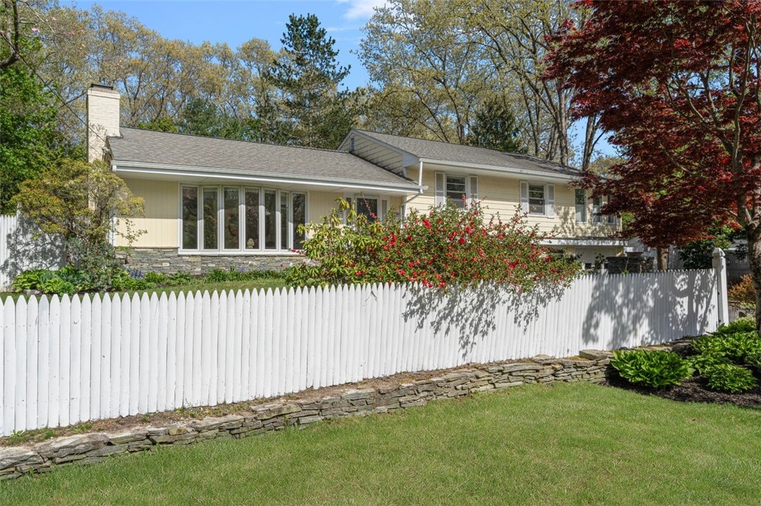 Warwick, Rhode Island, 02886, United States, 4 Bedrooms Bedrooms, ,2 BathroomsBathrooms,Residential,For Sale,1918180
