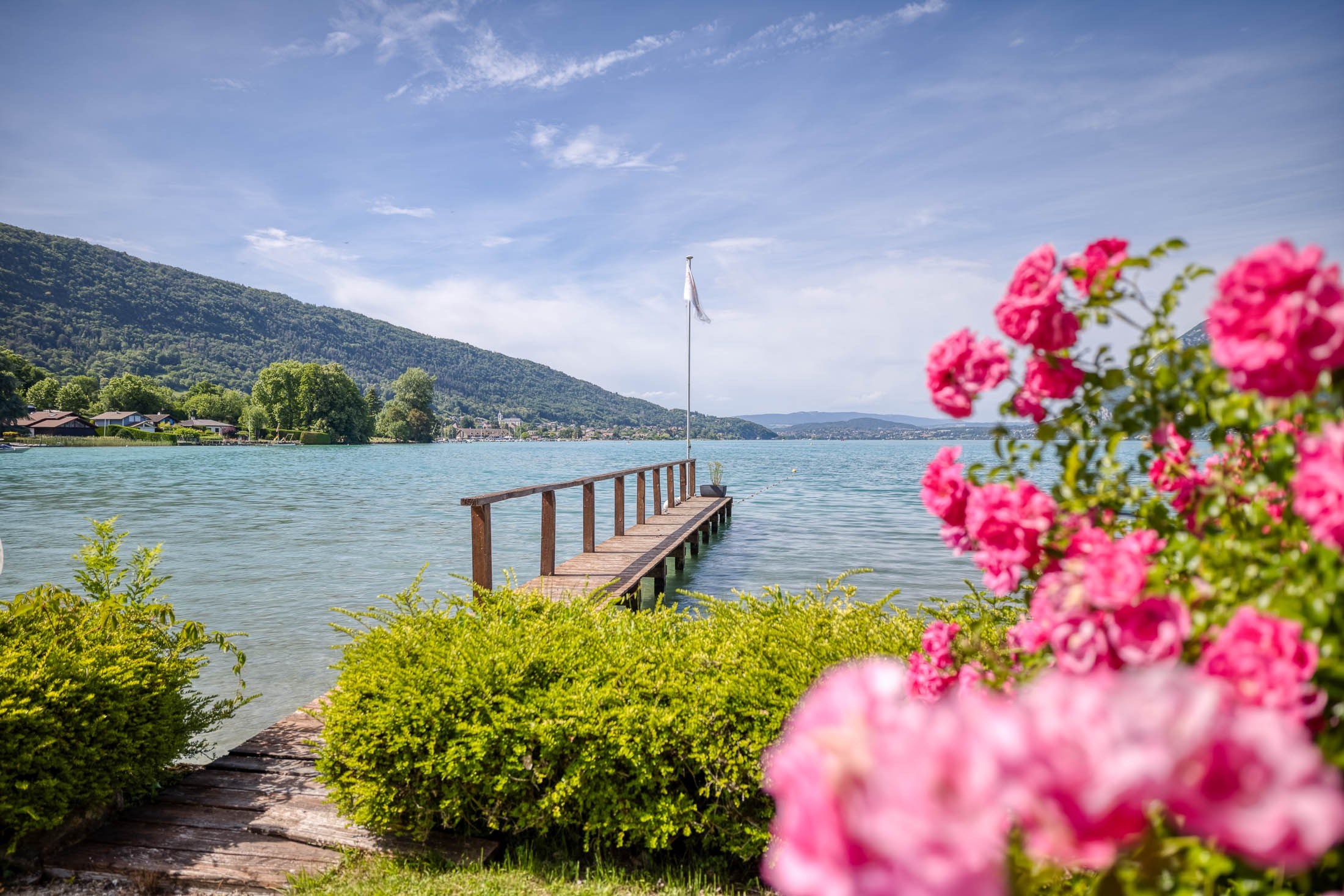  Exceptional property, unique waterfront location on Annecy