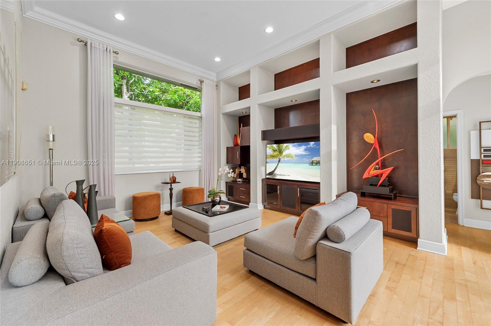 Weston, Florida, 33332, United States, 5 Bedrooms Bedrooms, ,4 BathroomsBathrooms,Residential,For Sale,1987743