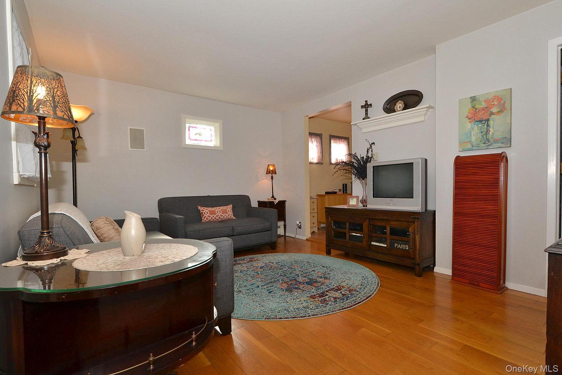 Patchogue, New York, 11772, United States, 3 Bedrooms Bedrooms, ,2 BathroomsBathrooms,Residential,For Sale,1972957