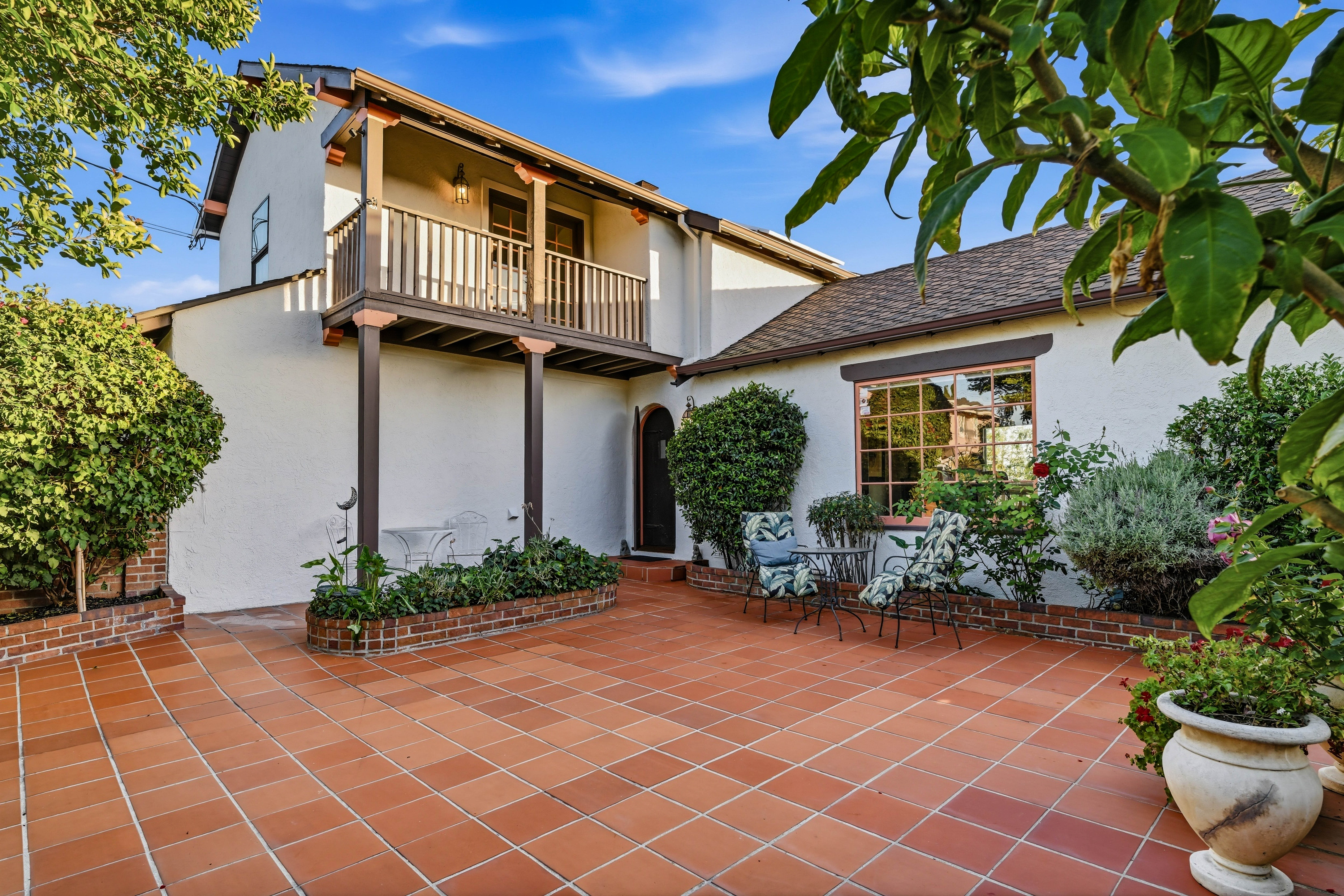  Timeless Downtown Elegance in Hayward’s Historic Prospect Hill - 物件實景