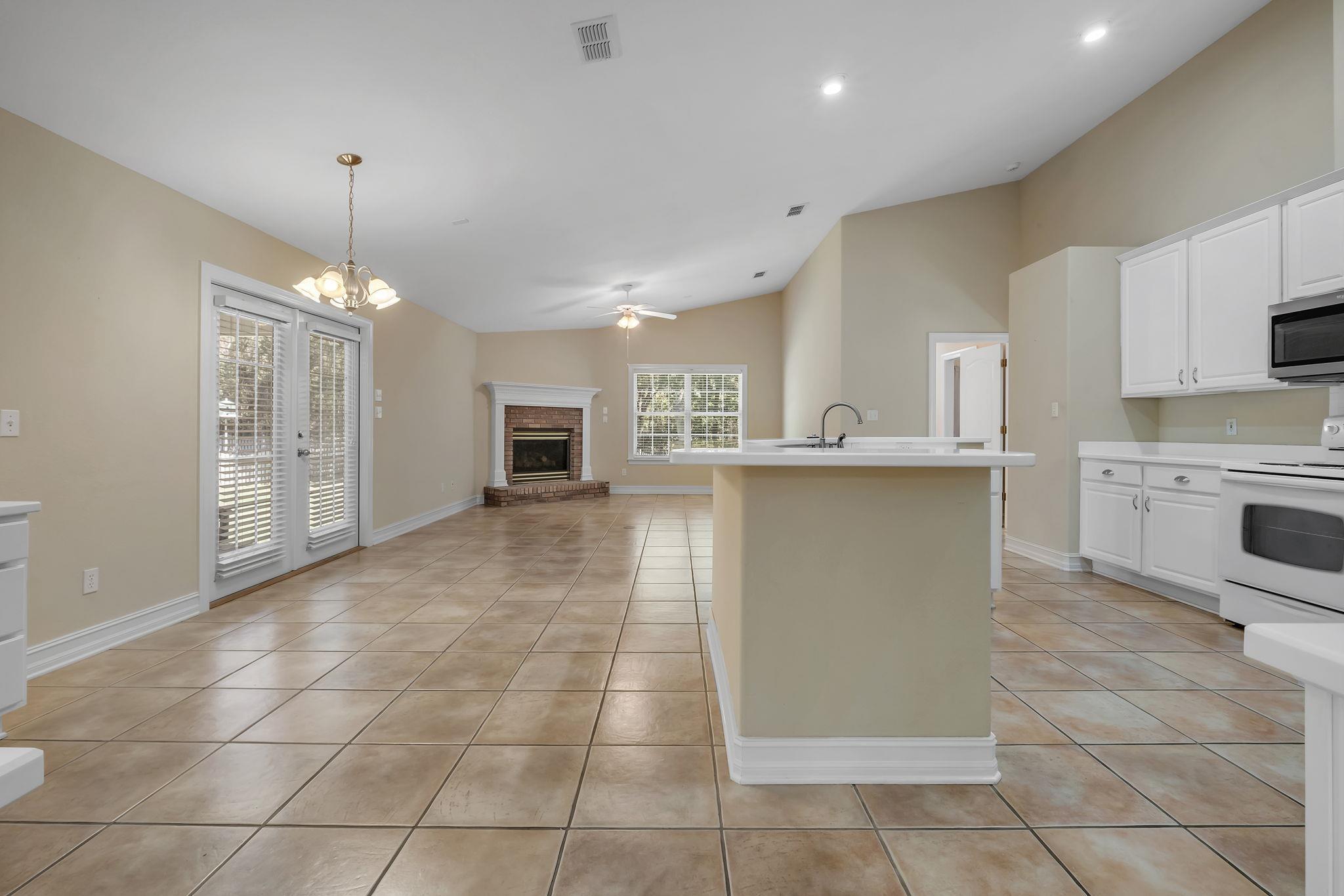 Tallahassee, Florida, 32312, United States, 4 Bedrooms Bedrooms, ,3 BathroomsBathrooms,Residential,For Sale,1966358