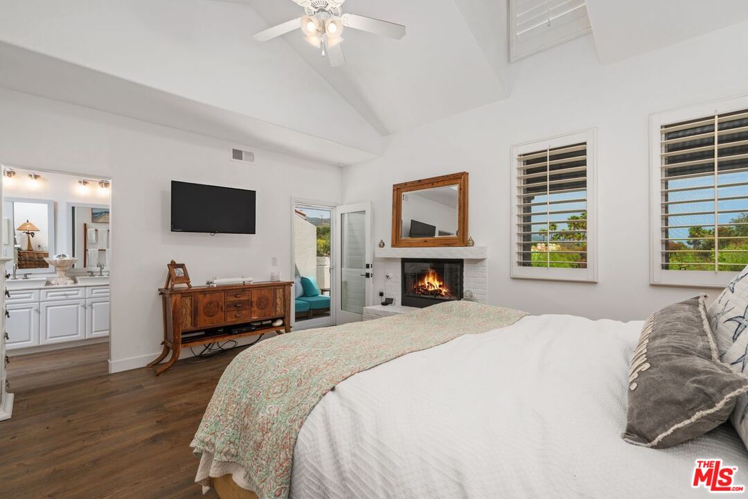 Malibu, California, 90265, United States, 3 Bedrooms Bedrooms, ,3 BathroomsBathrooms,Residential,For Sale,1807651