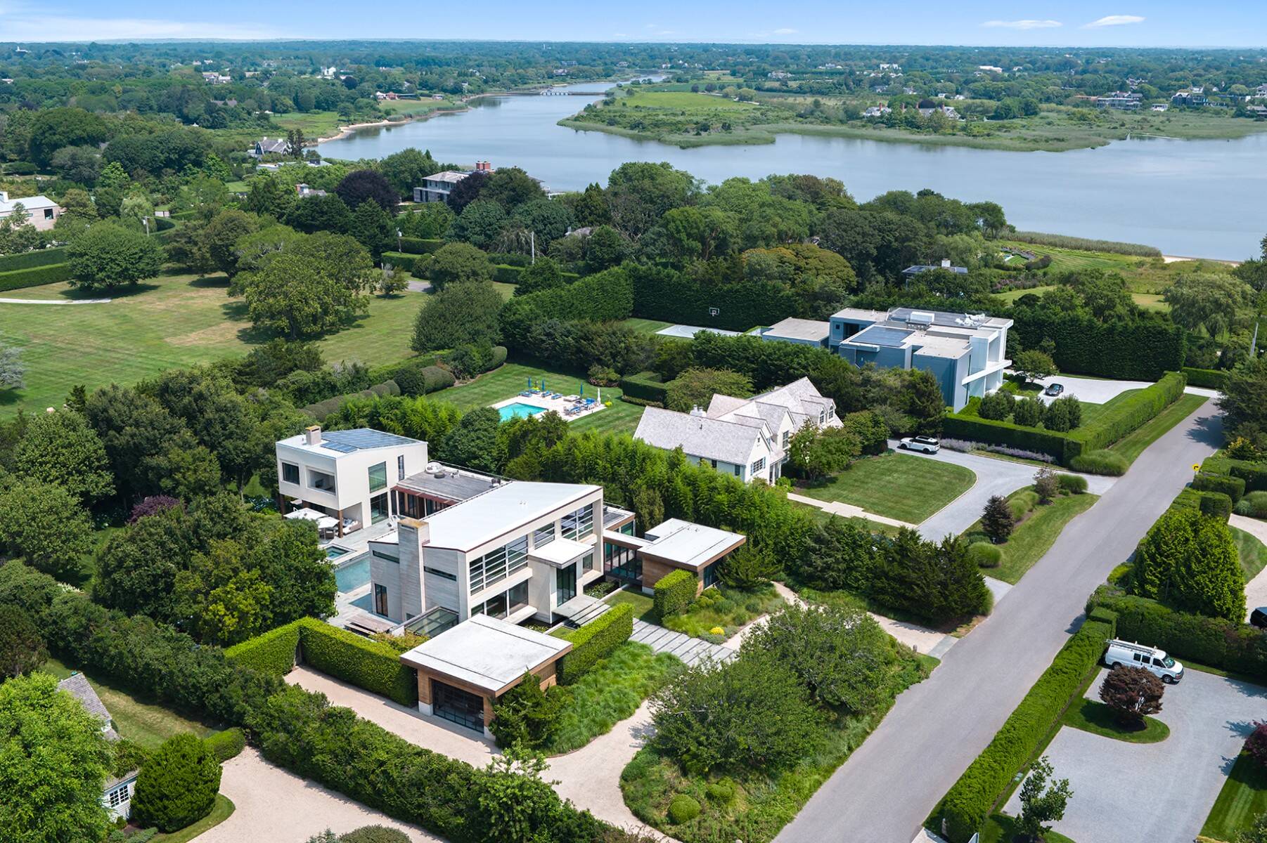  ECO-LUXE MODERN MASTERPIECE UNVEILED, BRIDGEHAMPTON SOUTH - 物件實景